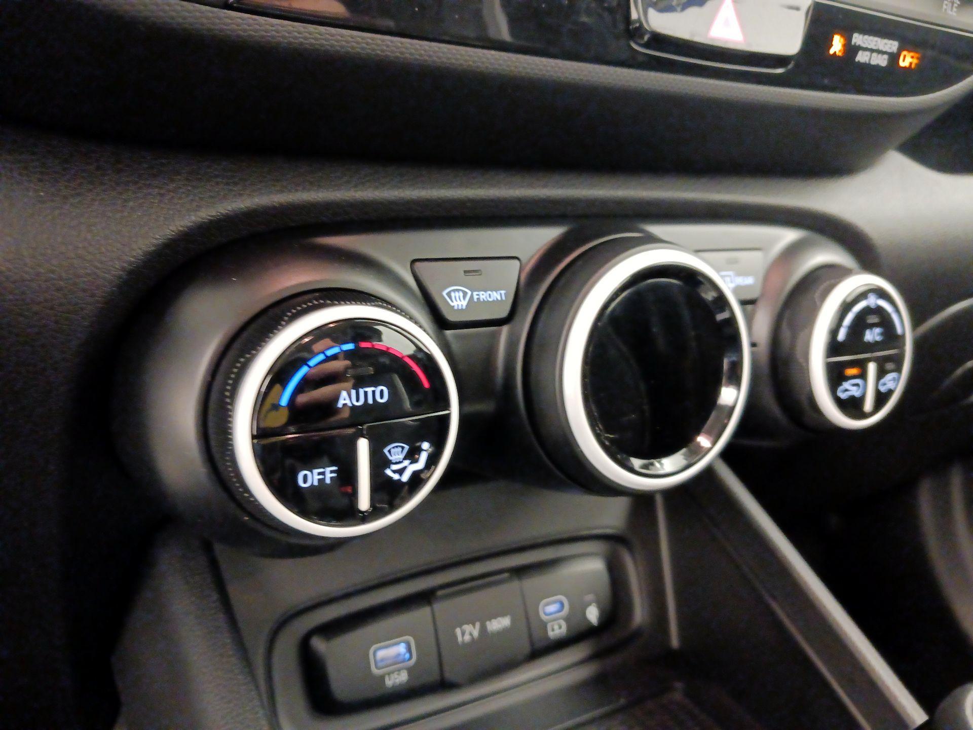 Thumbnail: 2025 Hyundai Venue - 17