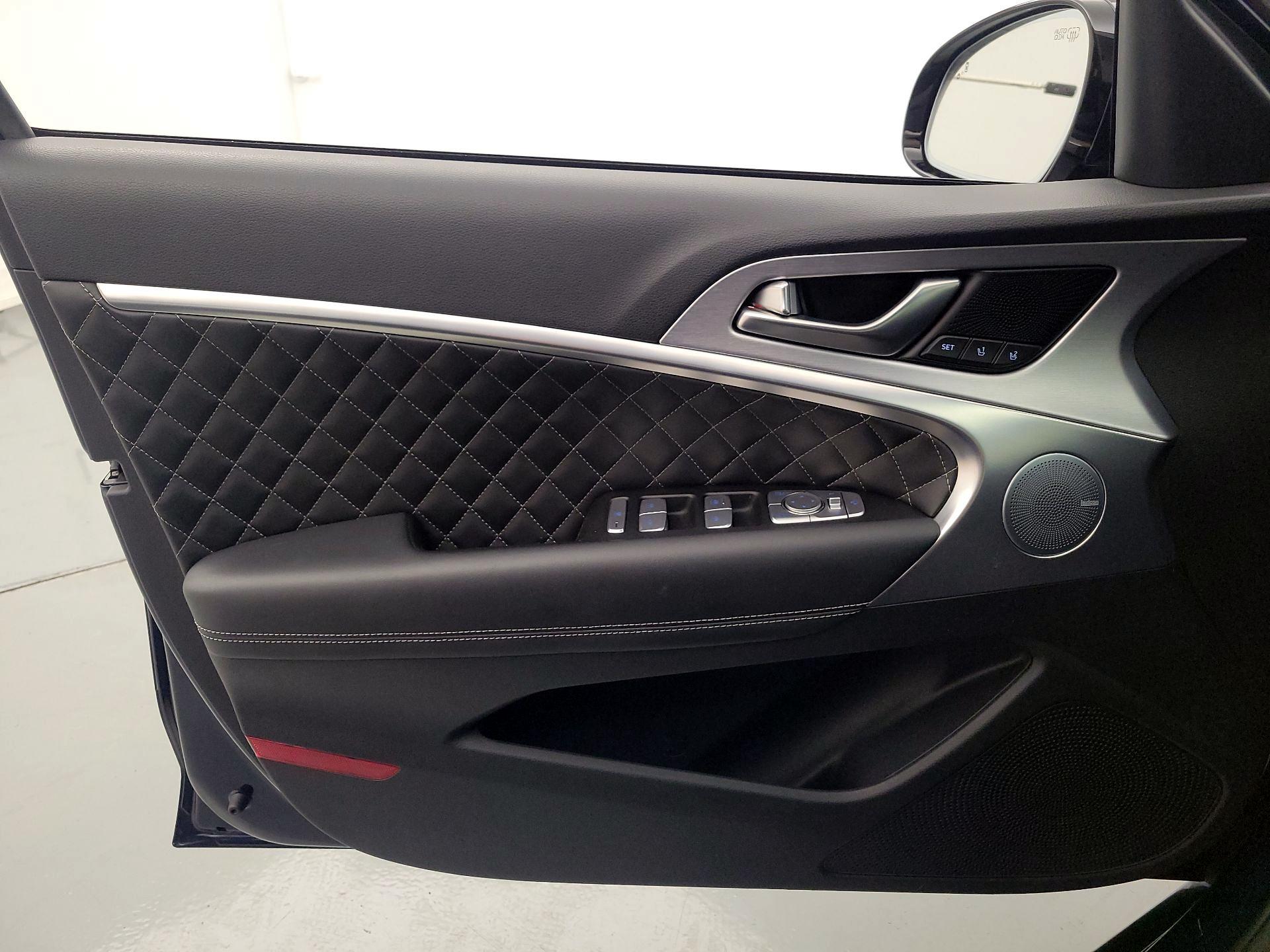 Thumbnail: 2019 Genesis G70 - 12