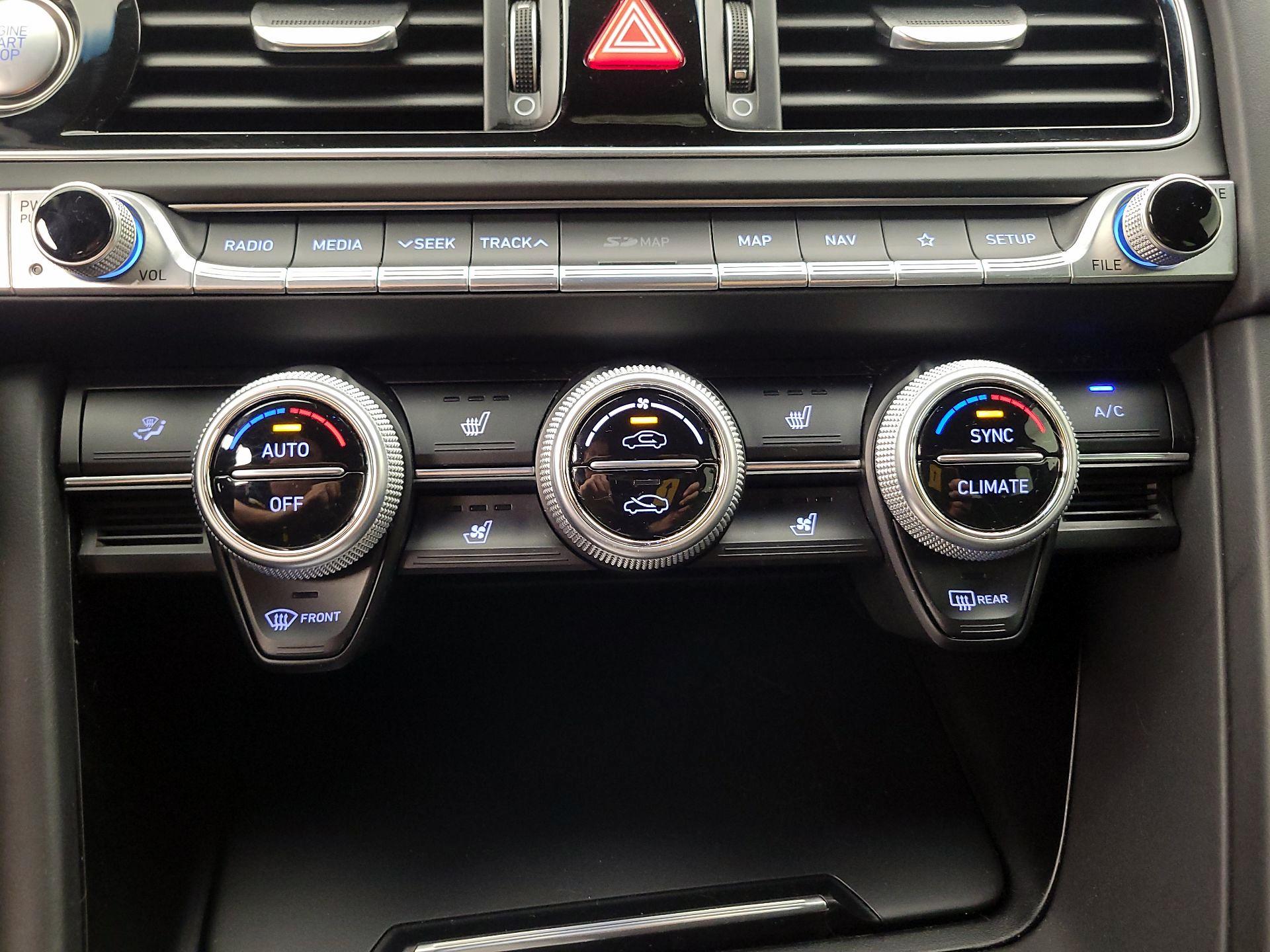 Thumbnail: 2019 Genesis G70 - 17