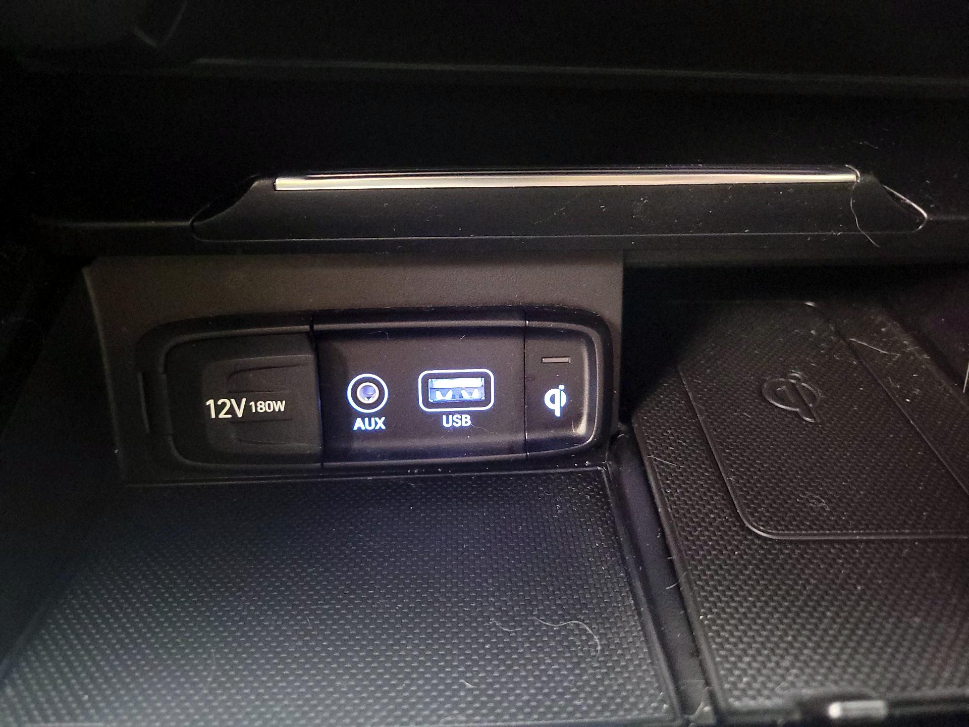 Thumbnail: 2019 Genesis G70 - 19