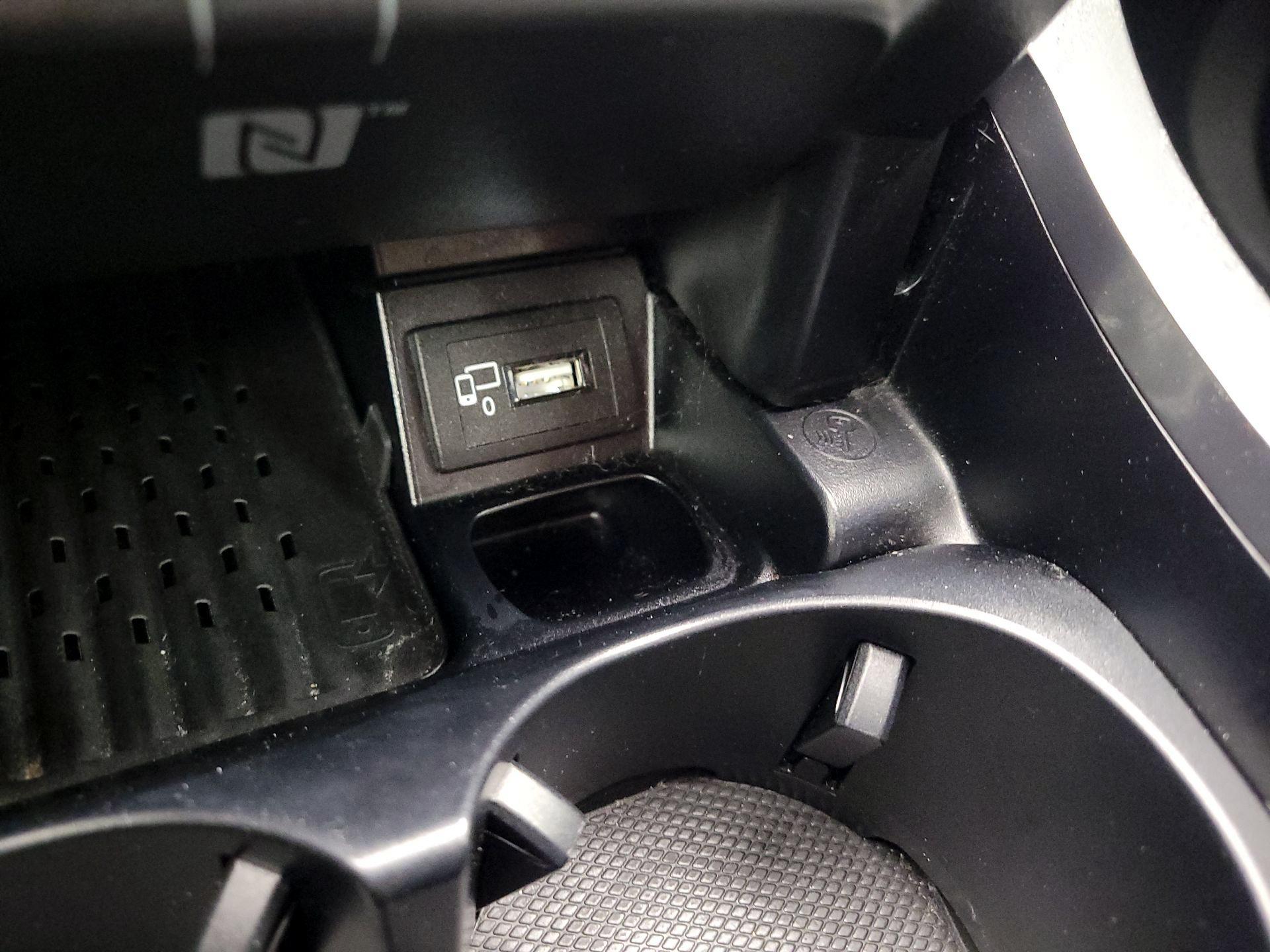 Thumbnail: 2019 Mercedes-Benz E-Class - 19