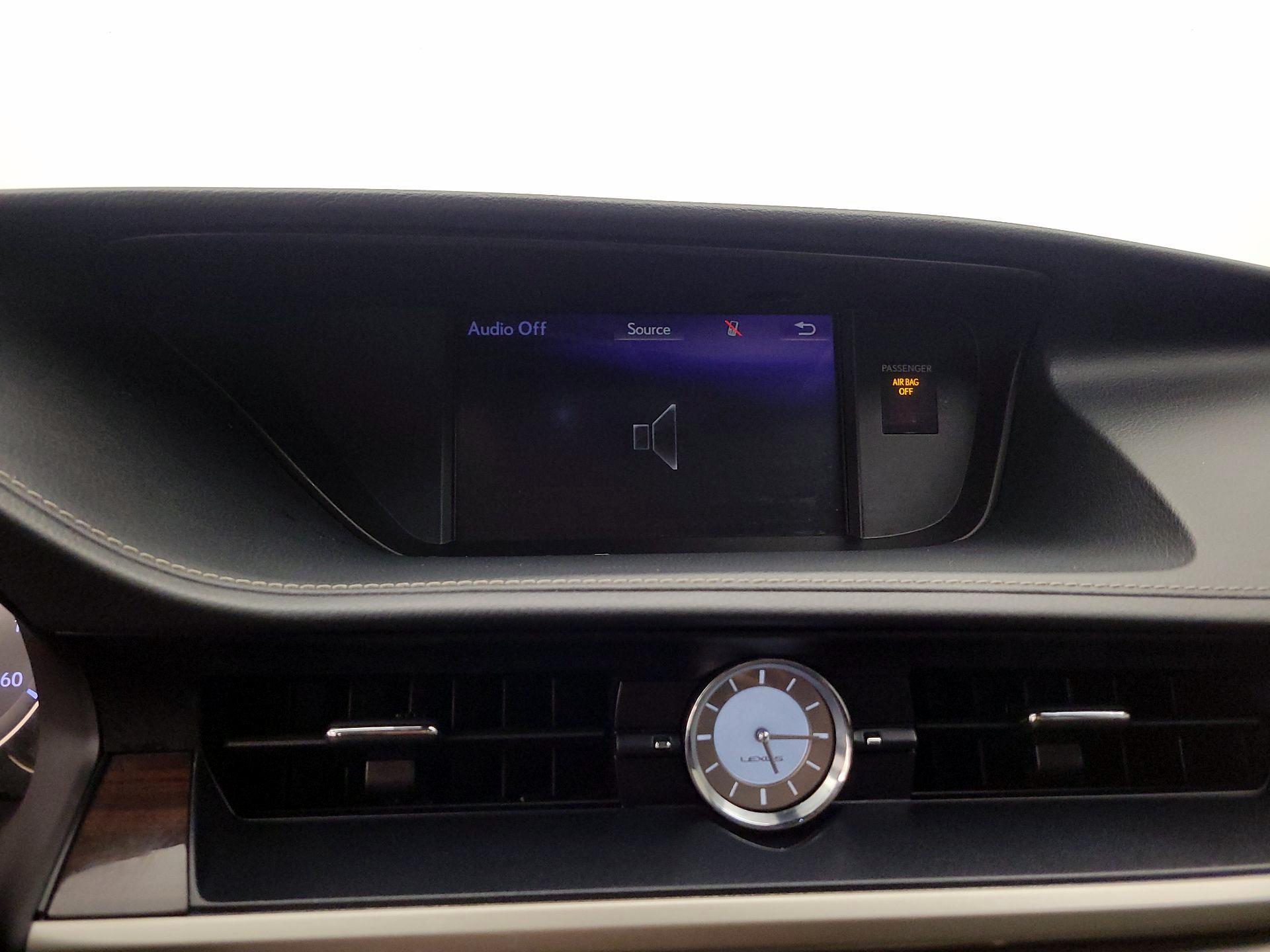 Thumbnail: 2017 Lexus ES - 16