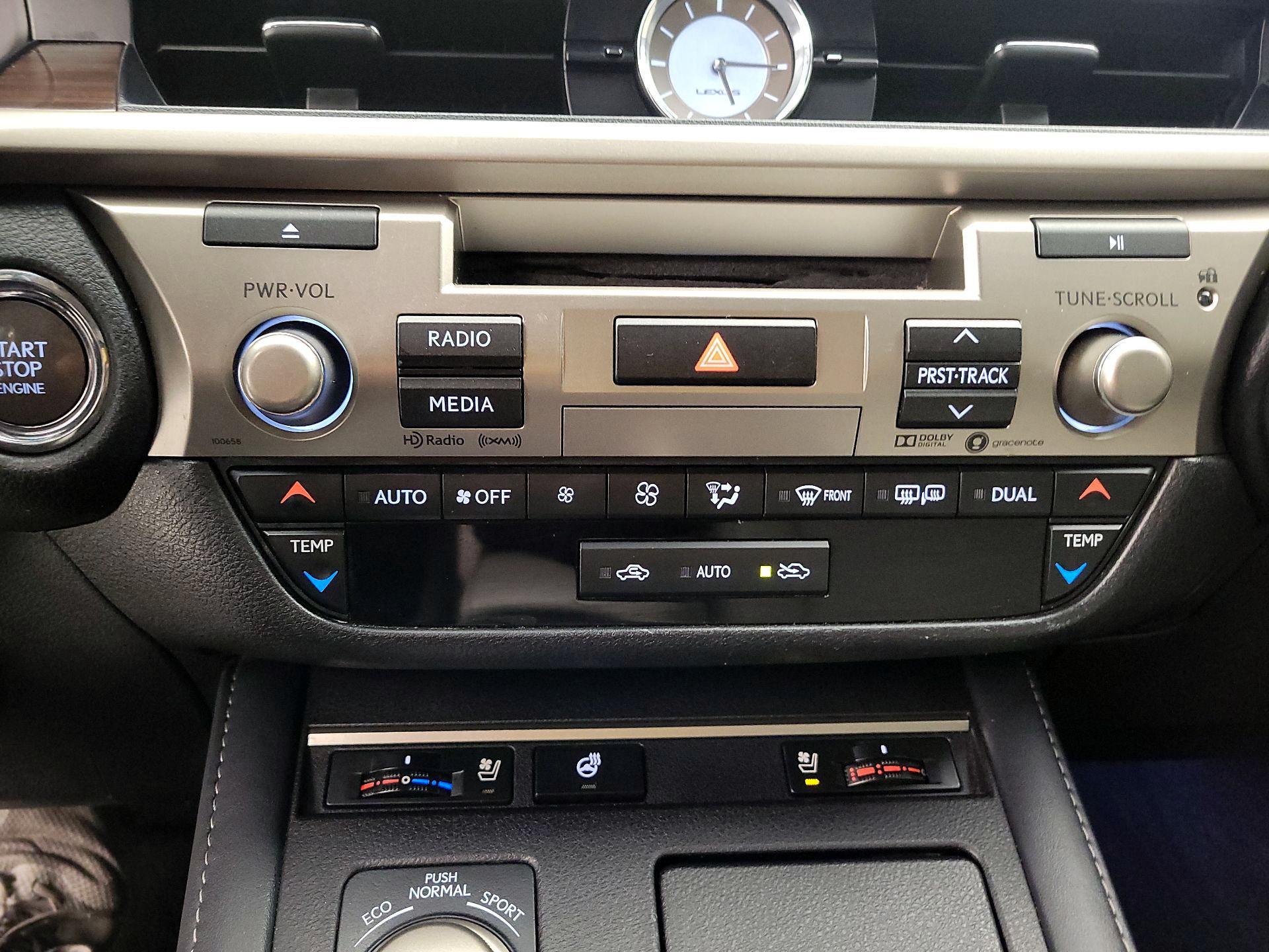 Thumbnail: 2017 Lexus ES - 17