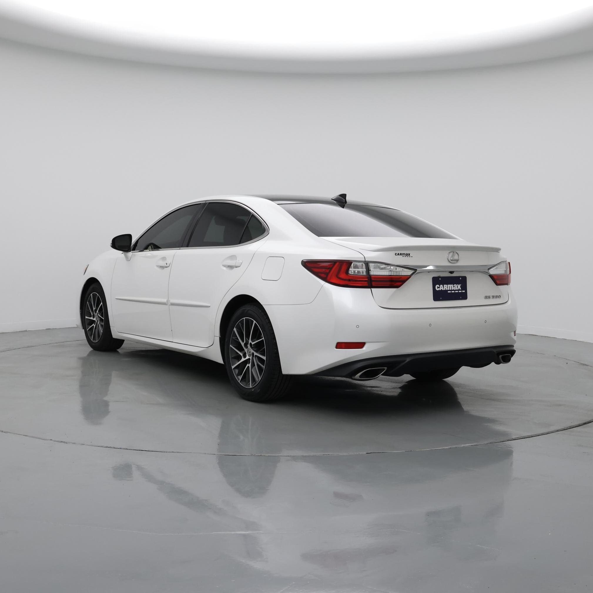 Thumbnail: 2017 Lexus ES - 2