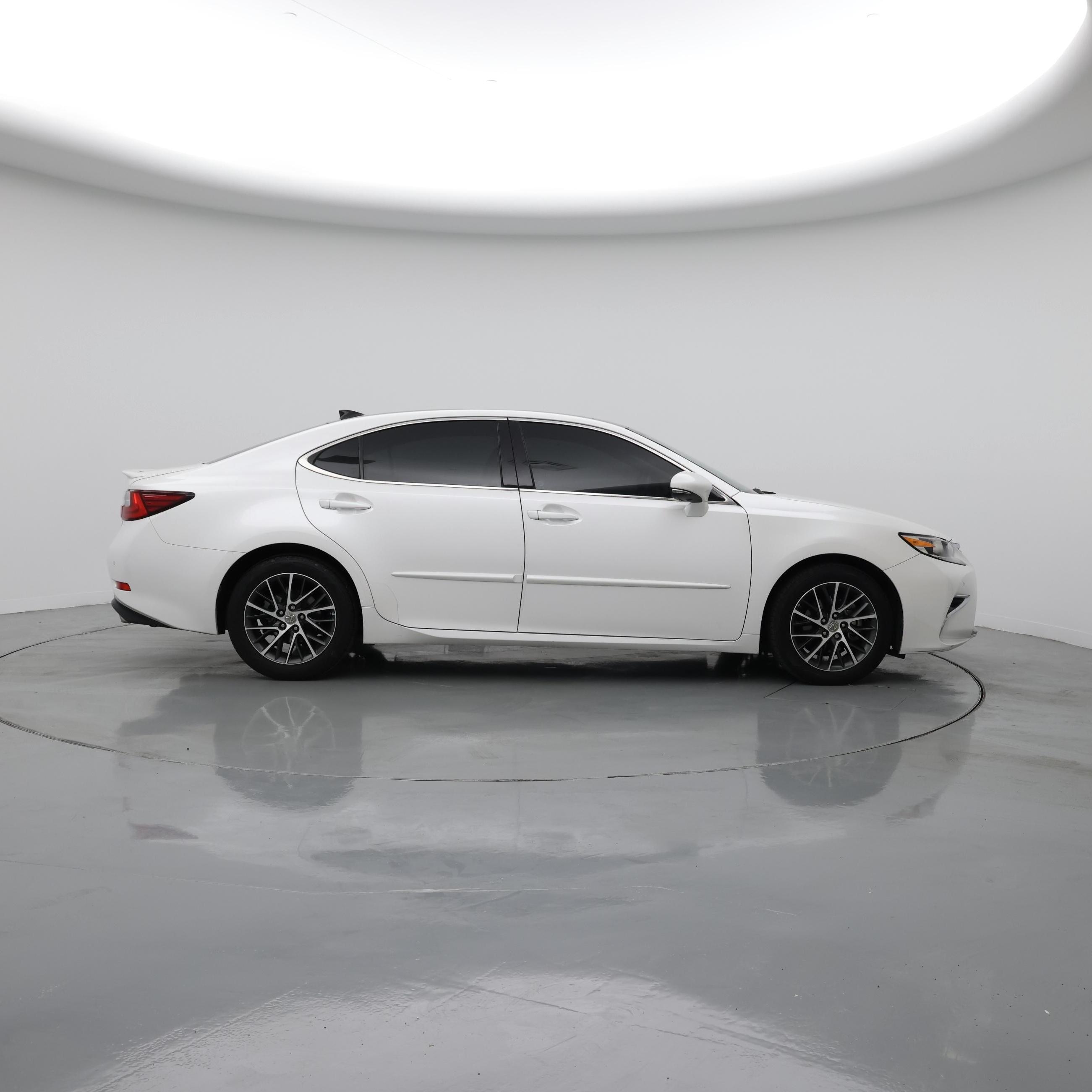 Thumbnail: 2017 Lexus ES - 7