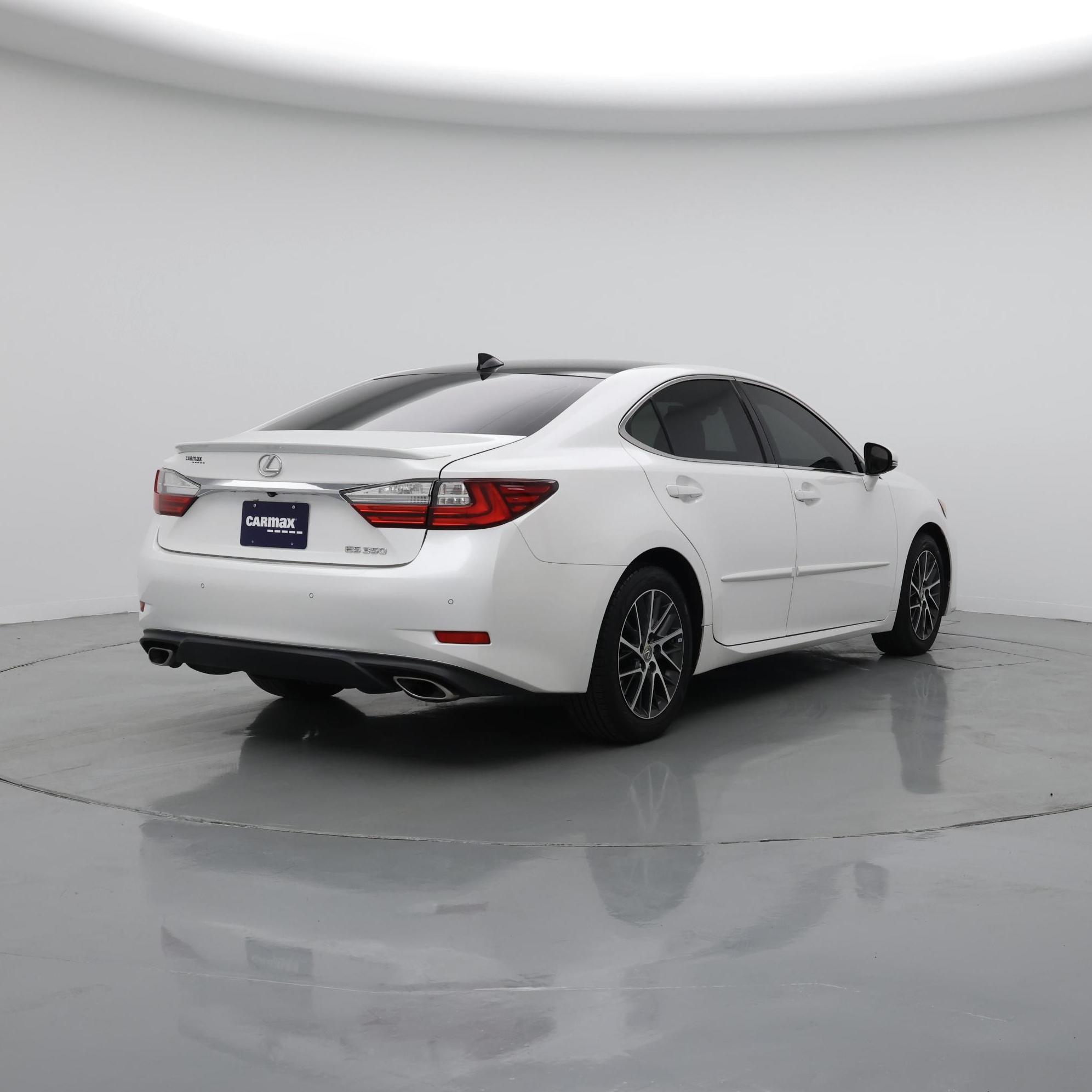 Thumbnail: 2017 Lexus ES - 8