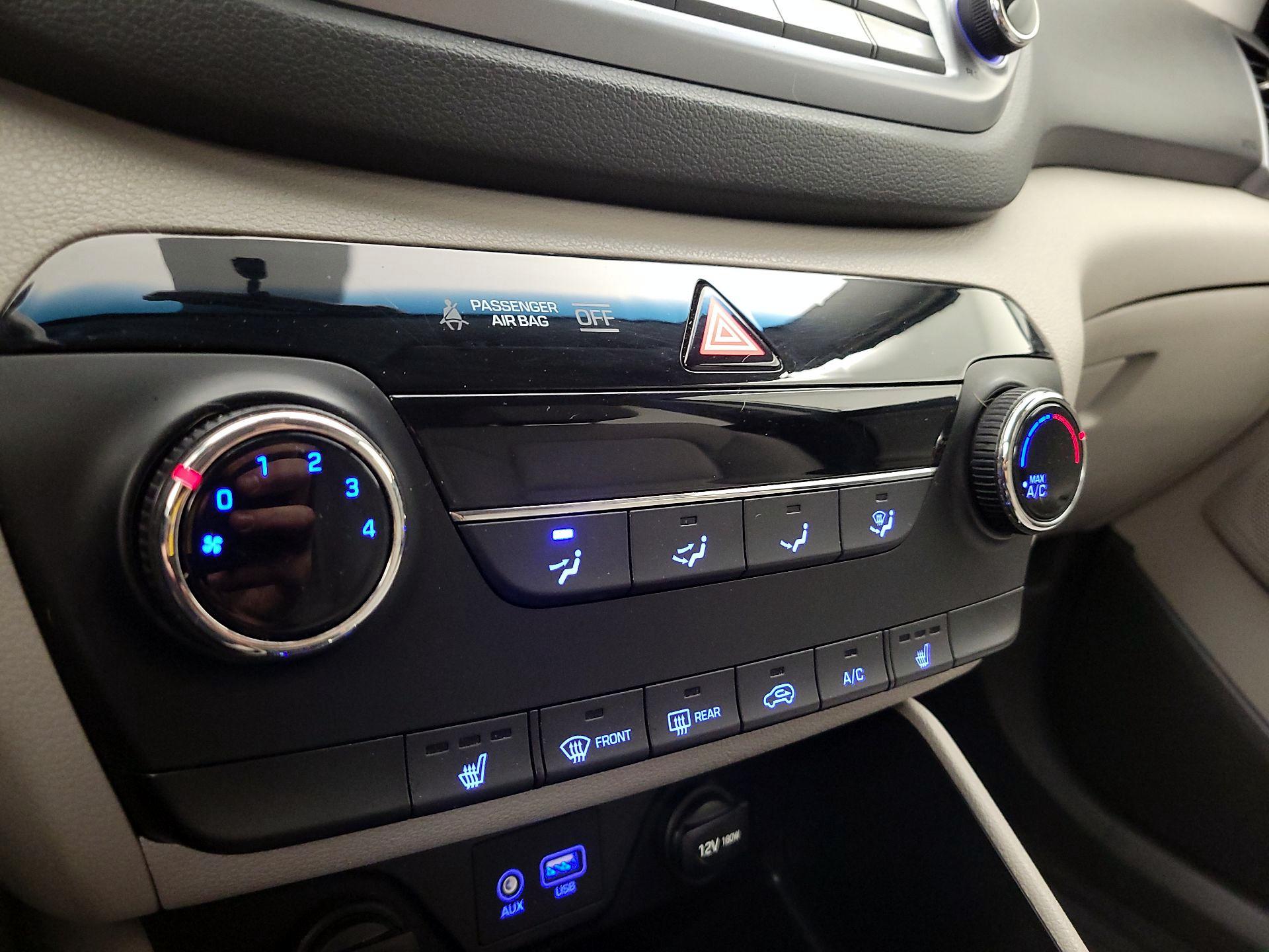 Thumbnail: 2016 Hyundai Tucson - 16