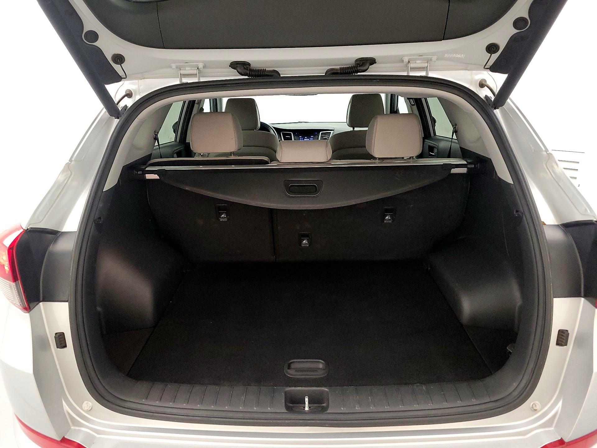 Thumbnail: 2016 Hyundai Tucson - 20