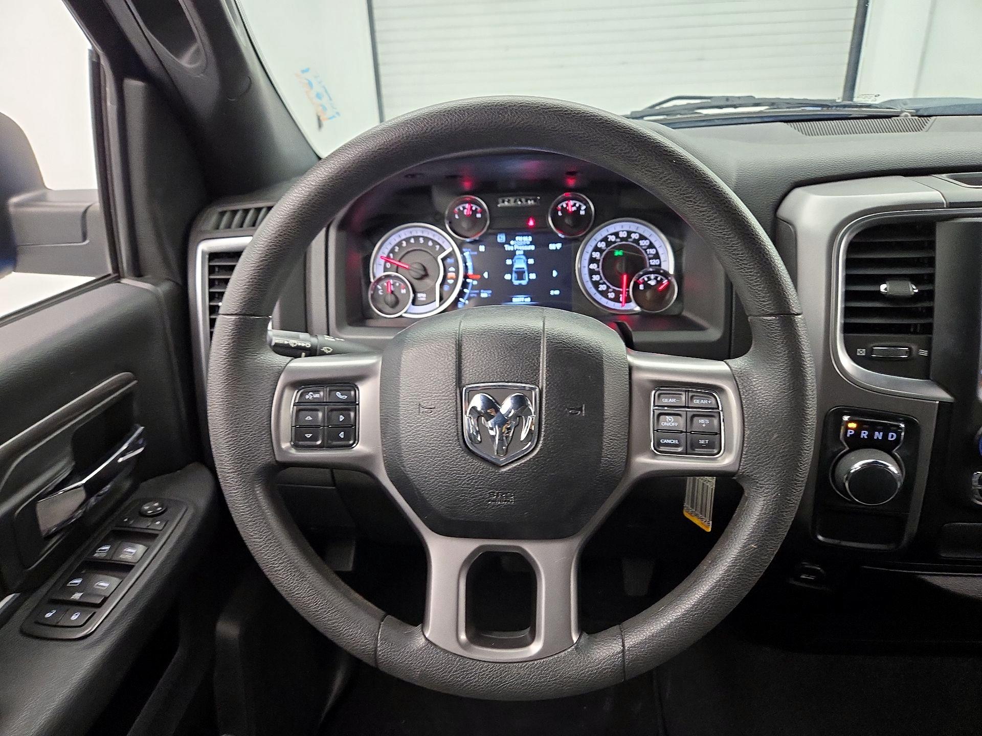 Thumbnail: 2021 RAM 1500 Classic - 10