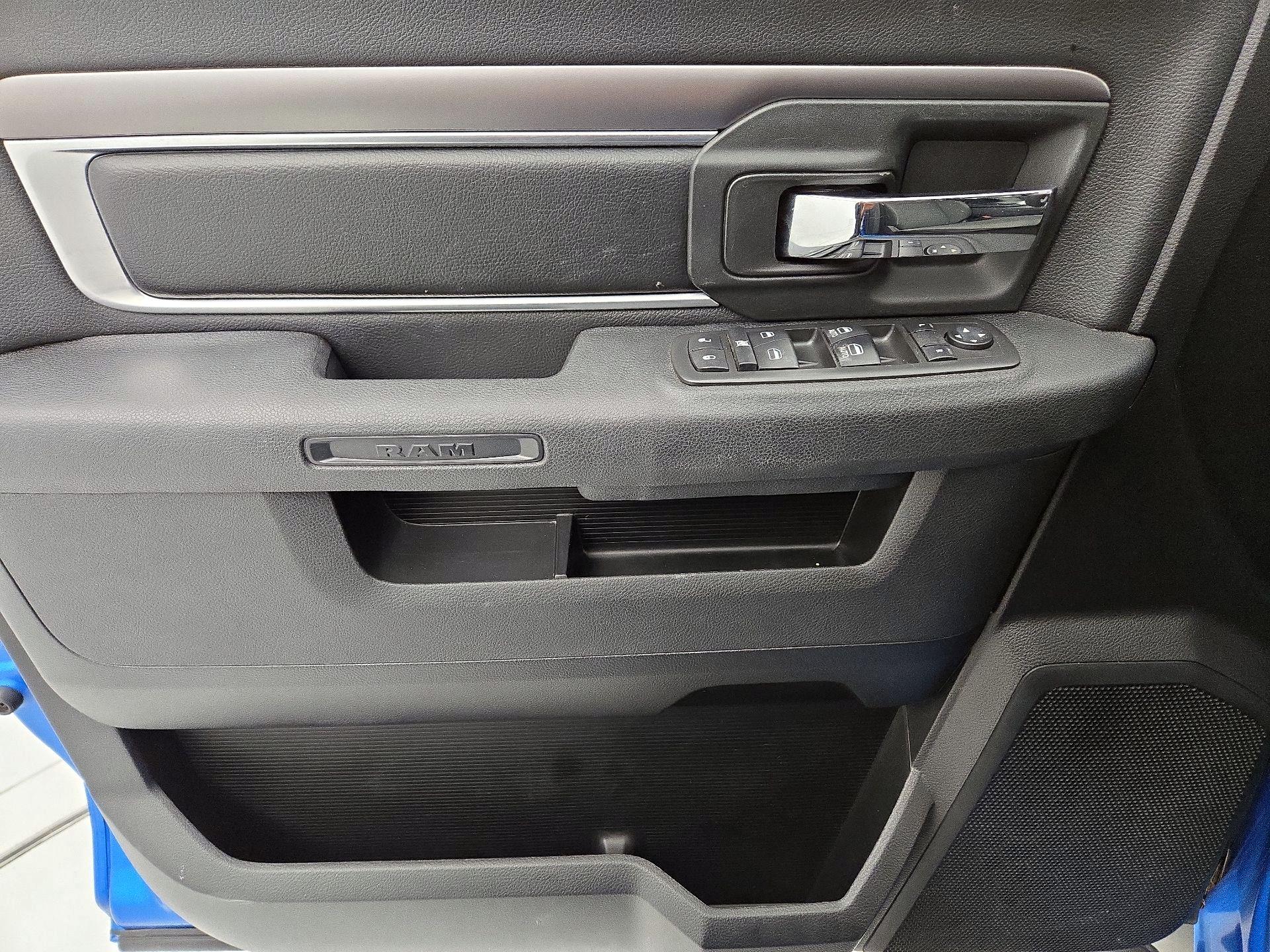 Thumbnail: 2021 RAM 1500 Classic - 12