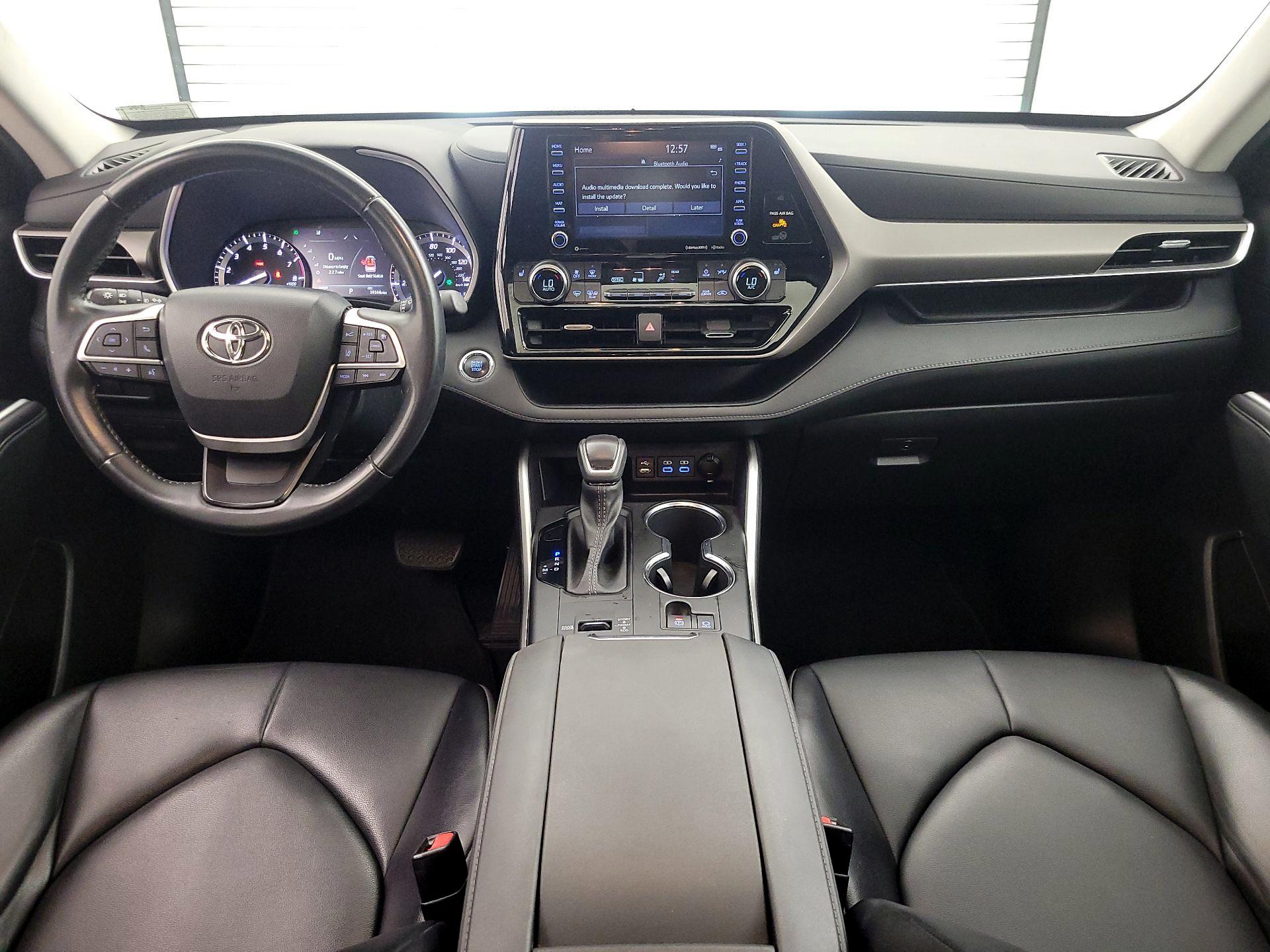 Thumbnail: 2022 Toyota Highlander - 9