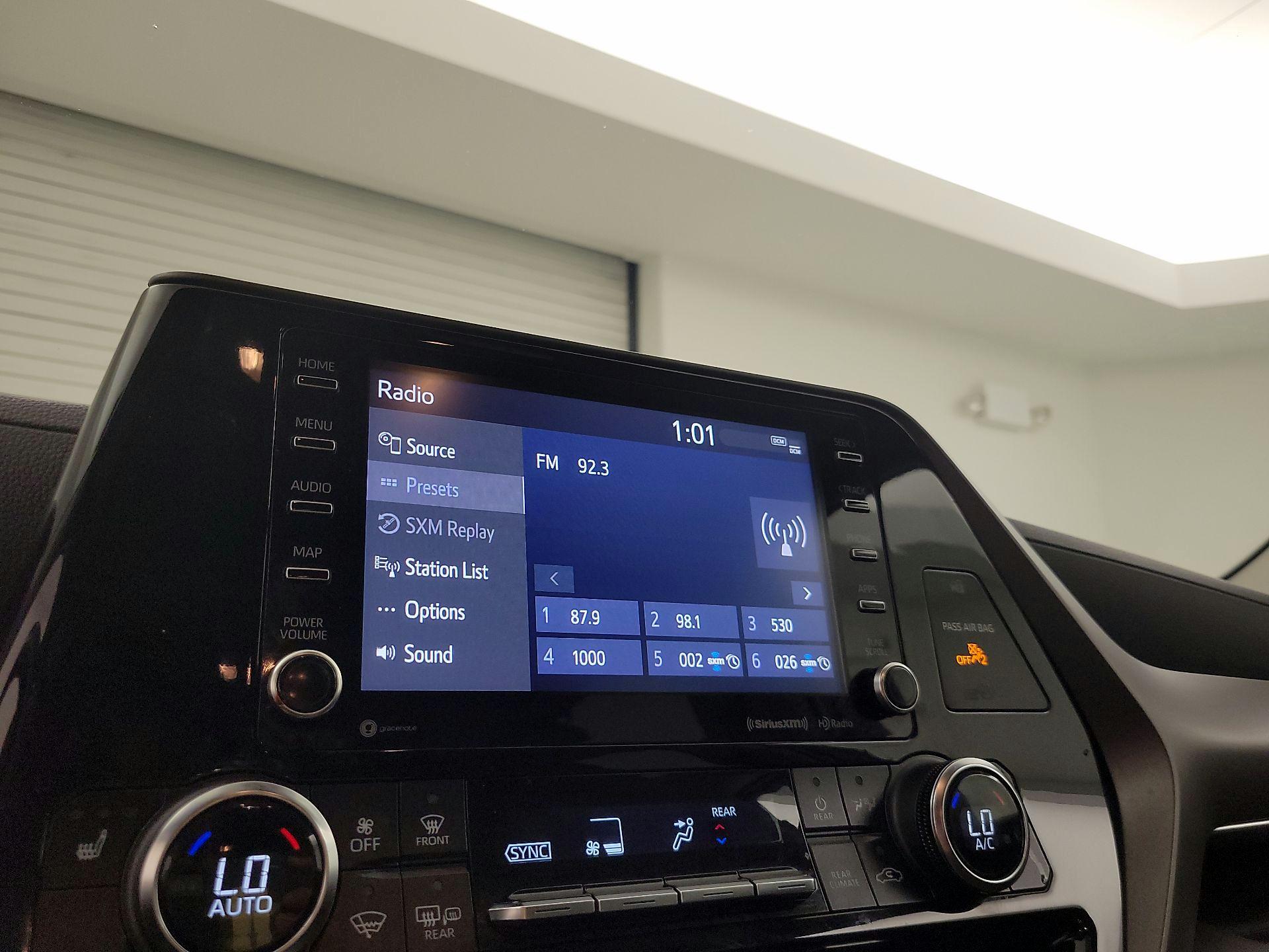 Thumbnail: 2022 Toyota Highlander - 15