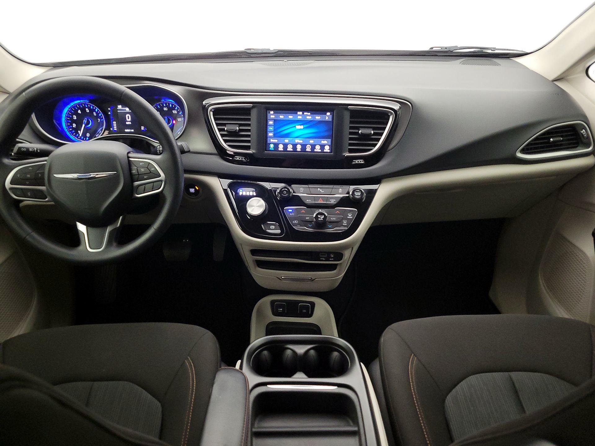 Thumbnail: 2020 Chrysler Pacifica - 9