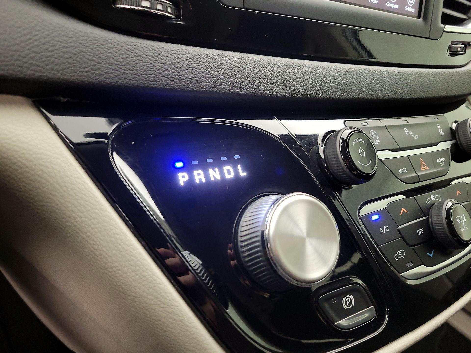 Thumbnail: 2020 Chrysler Pacifica - 17