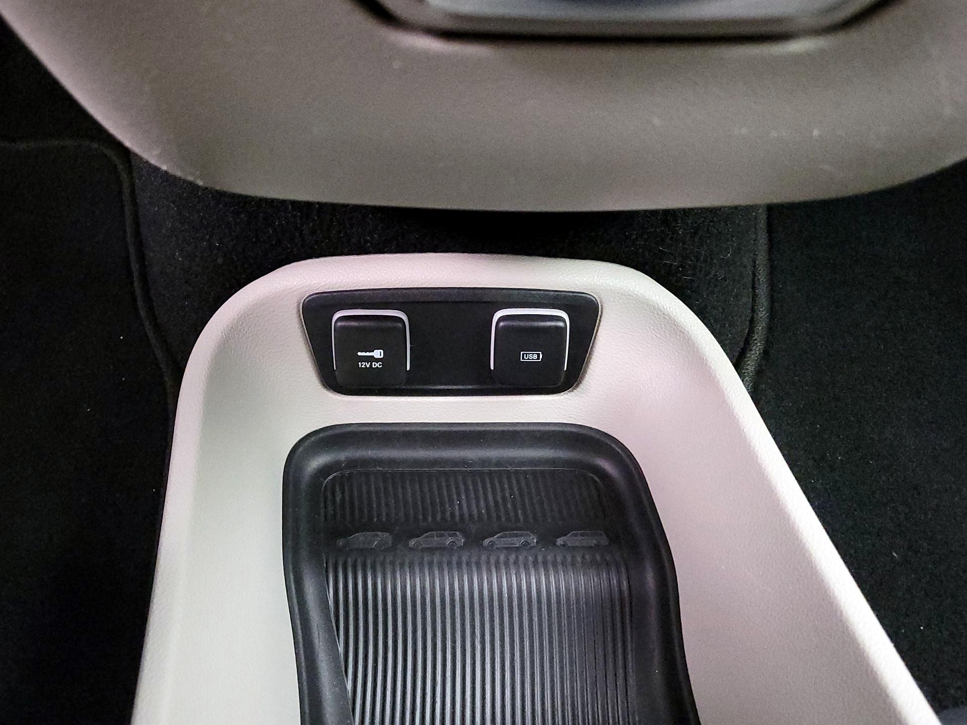 Thumbnail: 2020 Chrysler Pacifica - 18