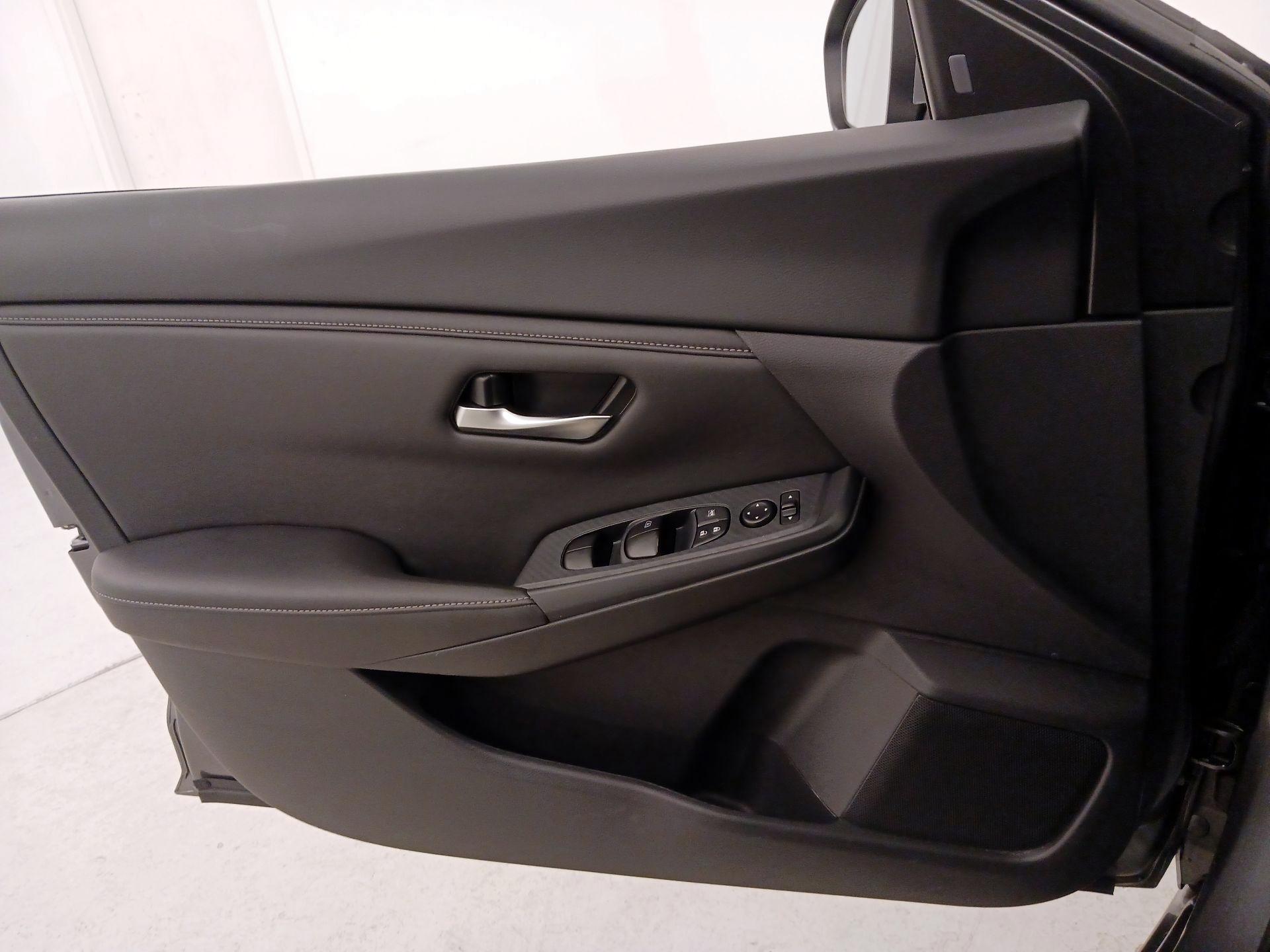 Thumbnail: 2023 Nissan Sentra - 12