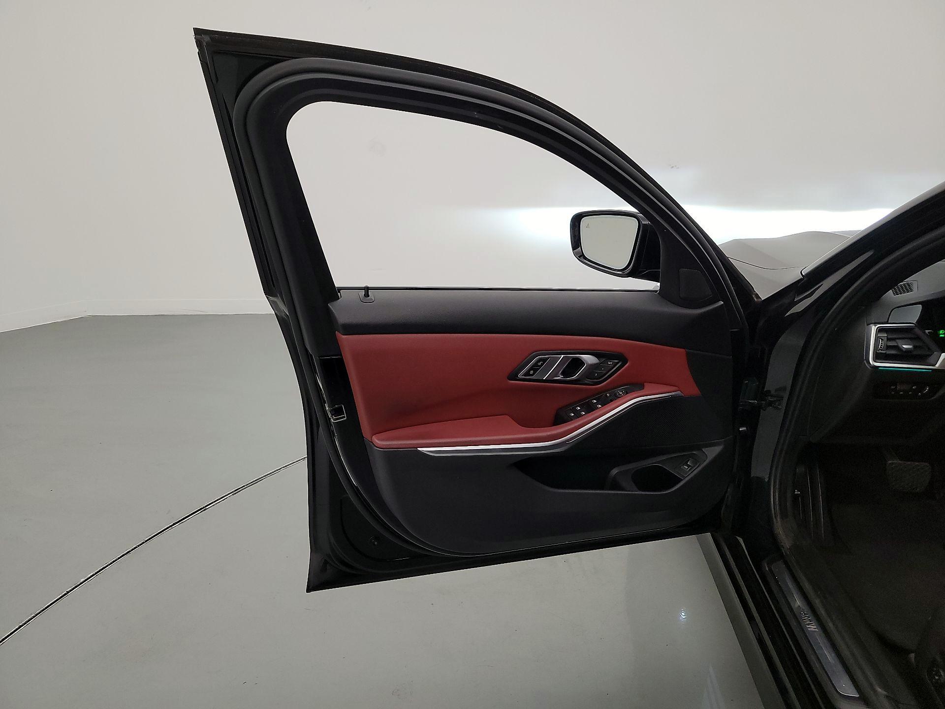 Thumbnail: 2022 BMW 3 Series - 12