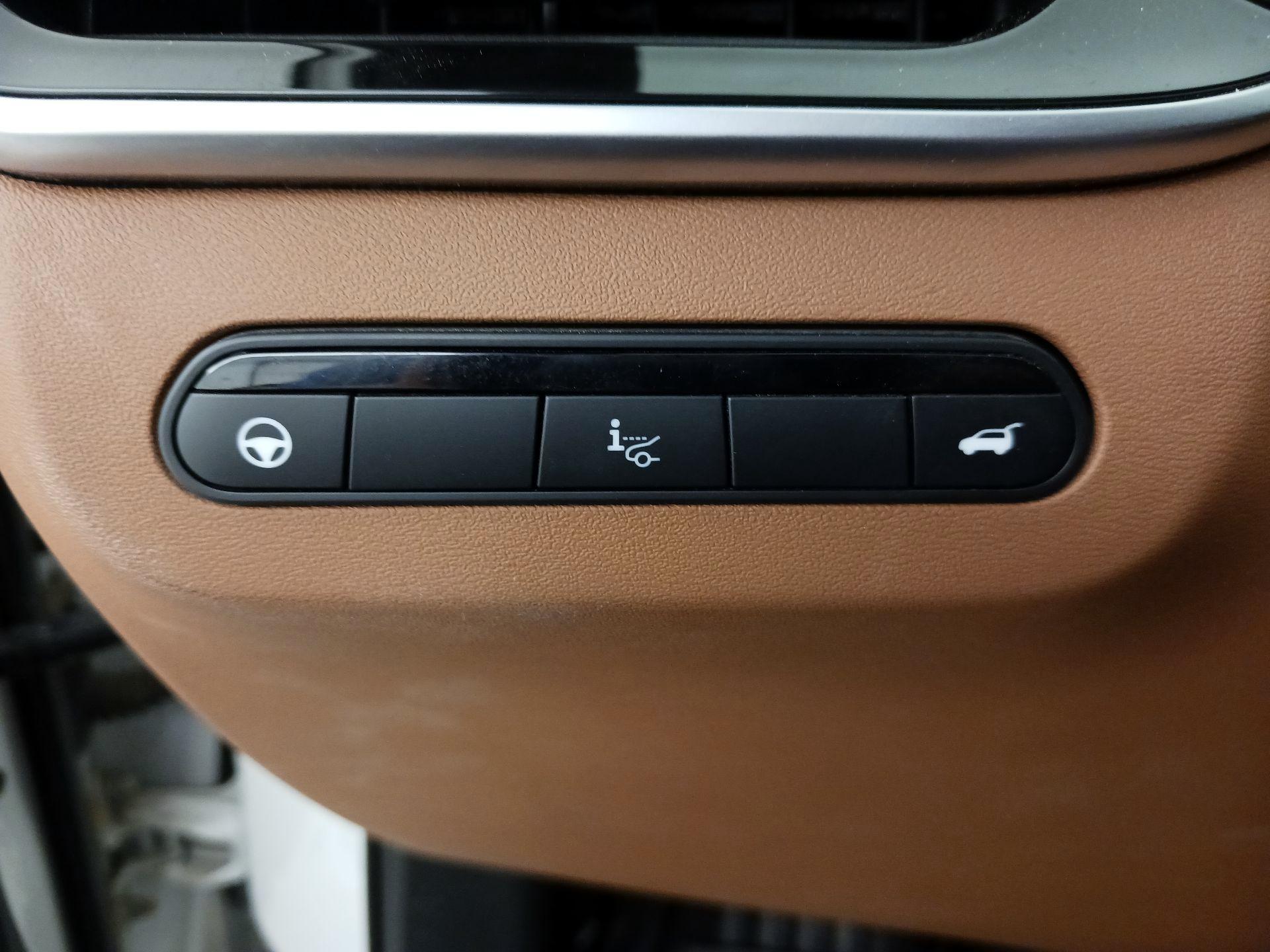 Thumbnail: 2023 INFINITI QX60 - 13