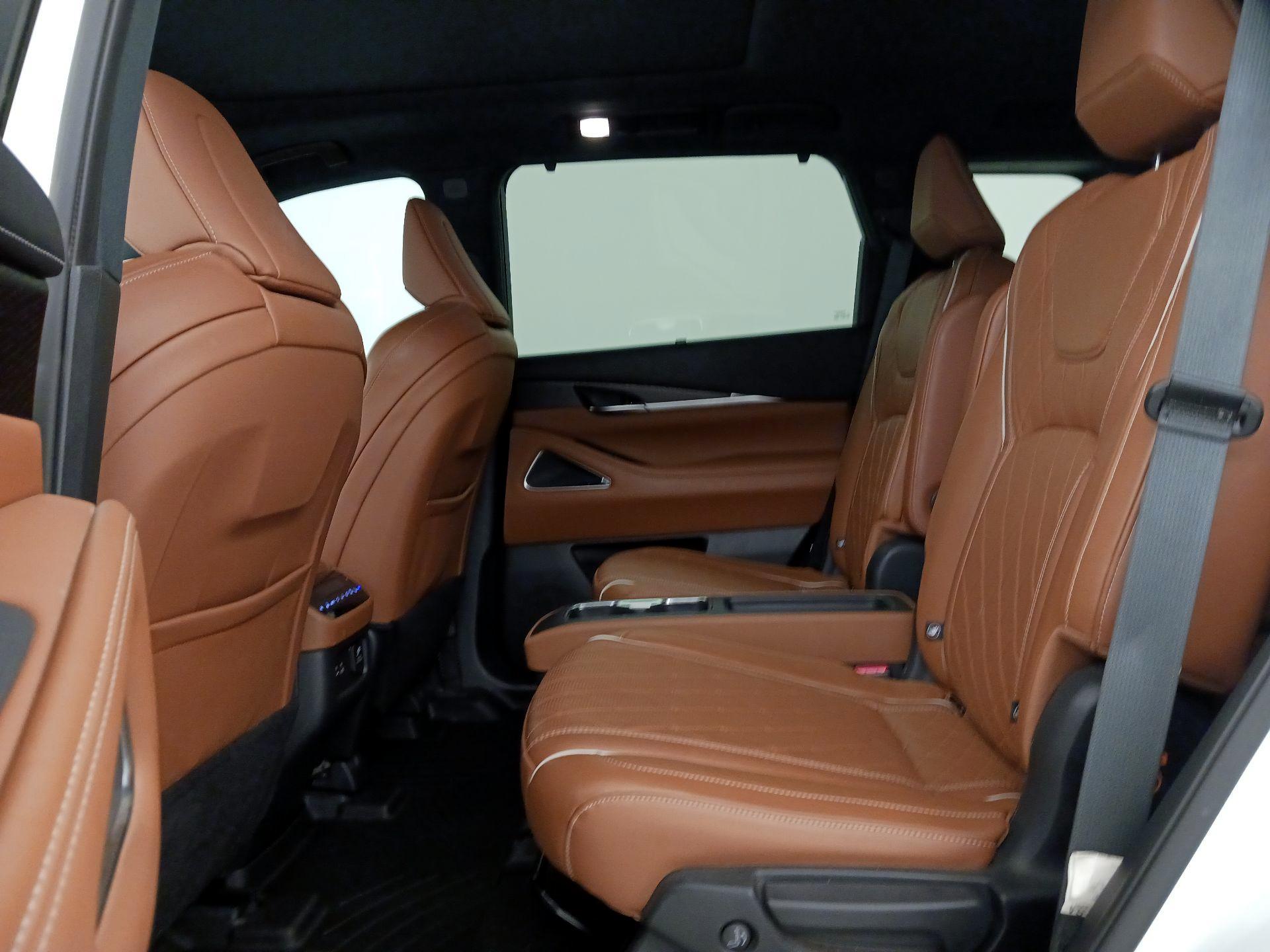 Thumbnail: 2023 INFINITI QX60 - 20