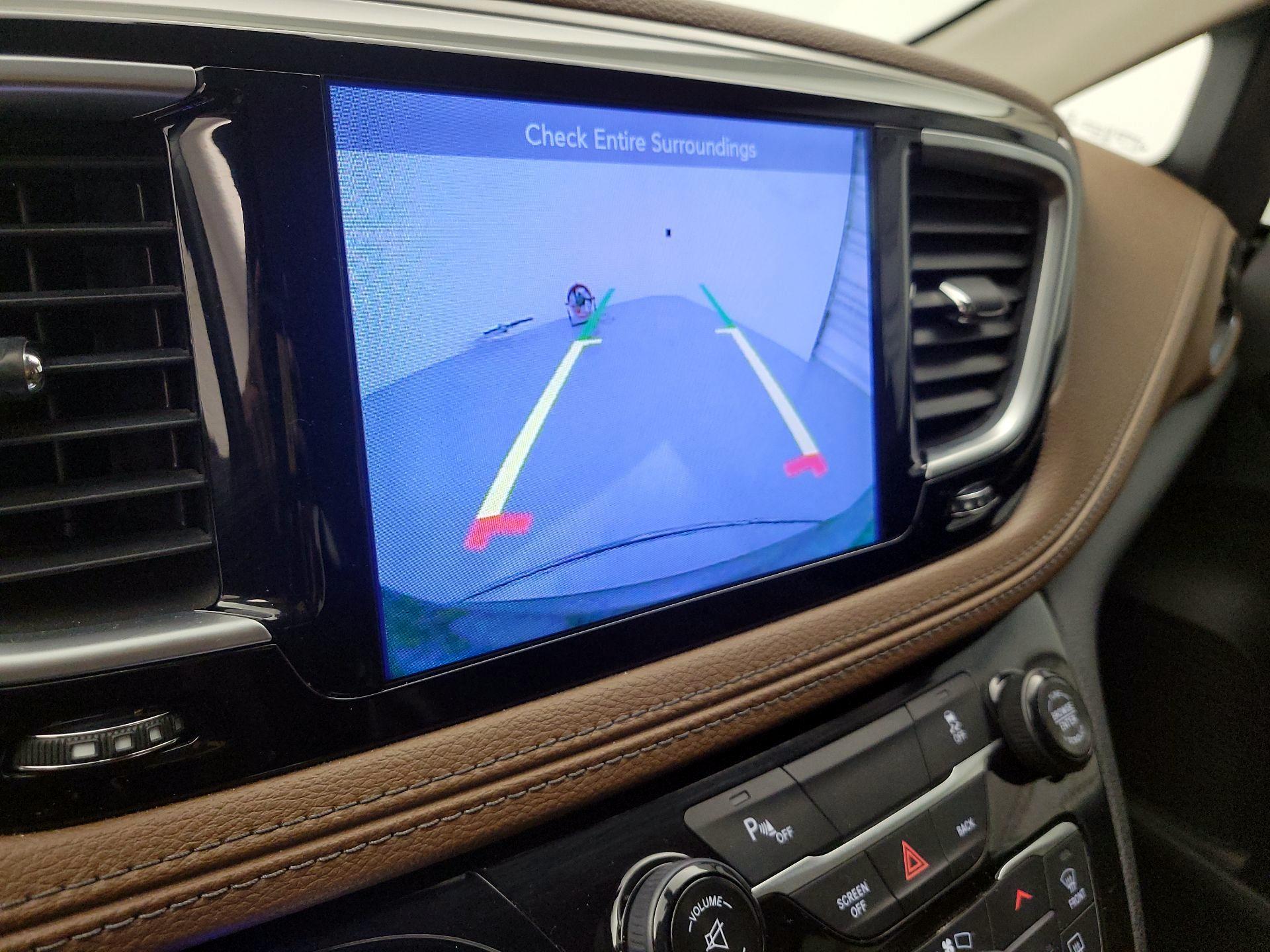 Thumbnail: 2017 Chrysler Pacifica - 15