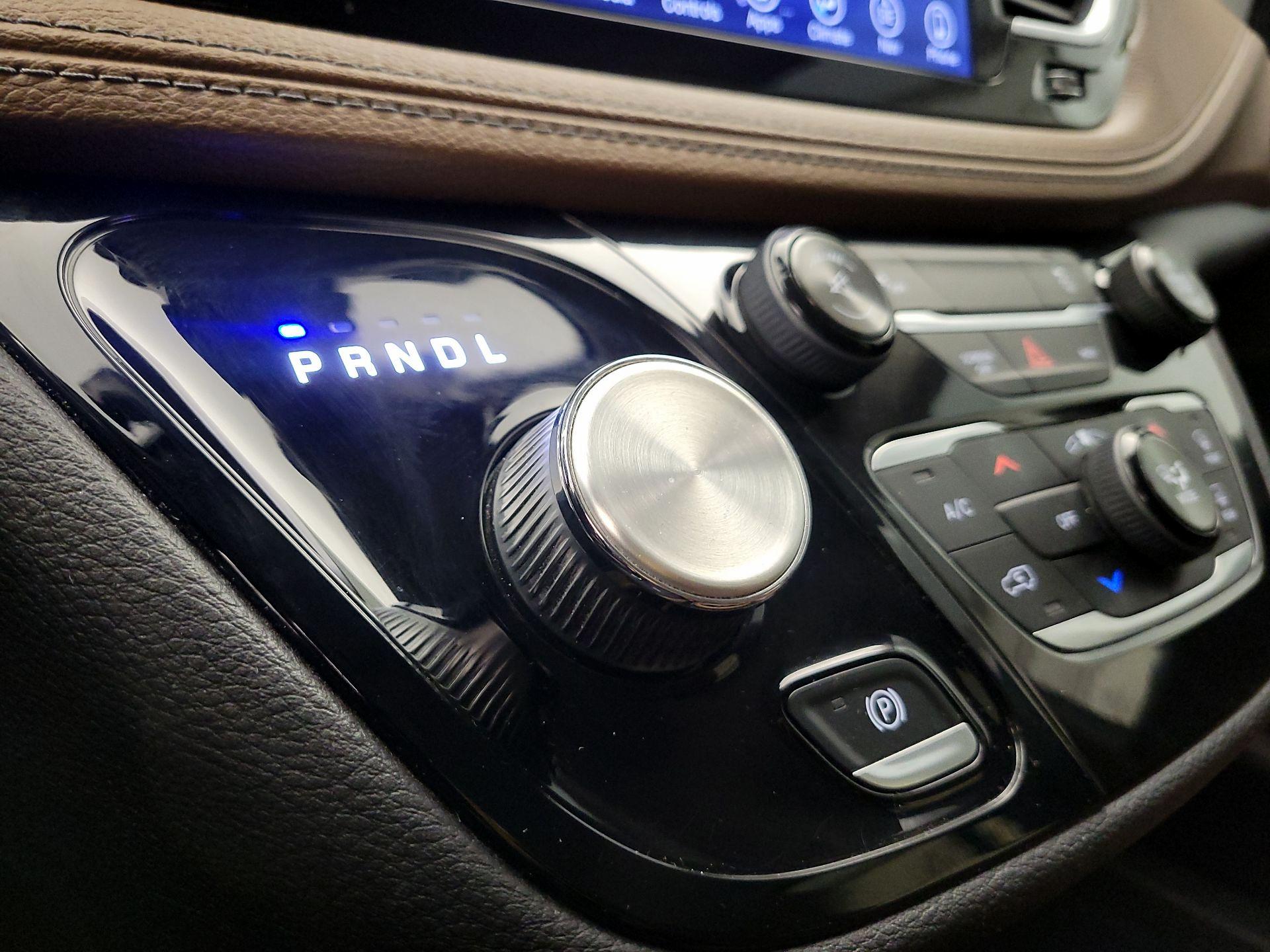 Thumbnail: 2017 Chrysler Pacifica - 18