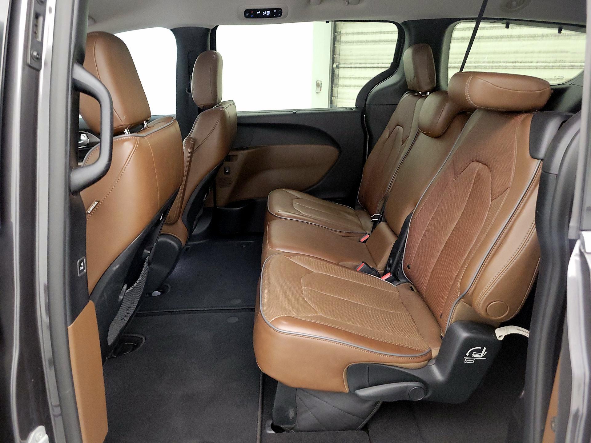 Thumbnail: 2017 Chrysler Pacifica - 20