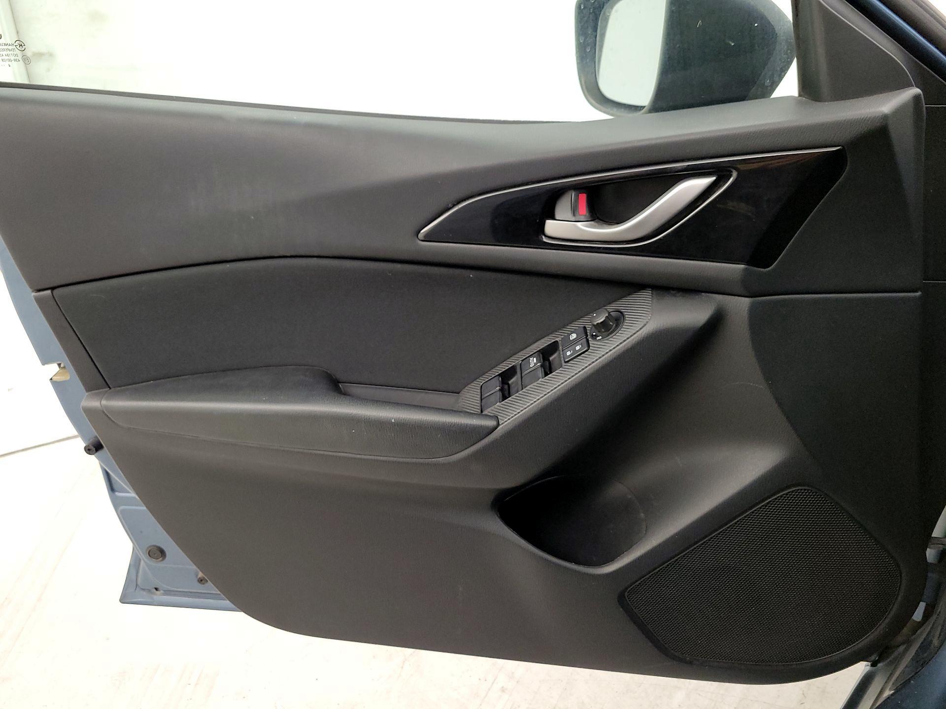 Thumbnail: 2015 Mazda Mazda3 - 12