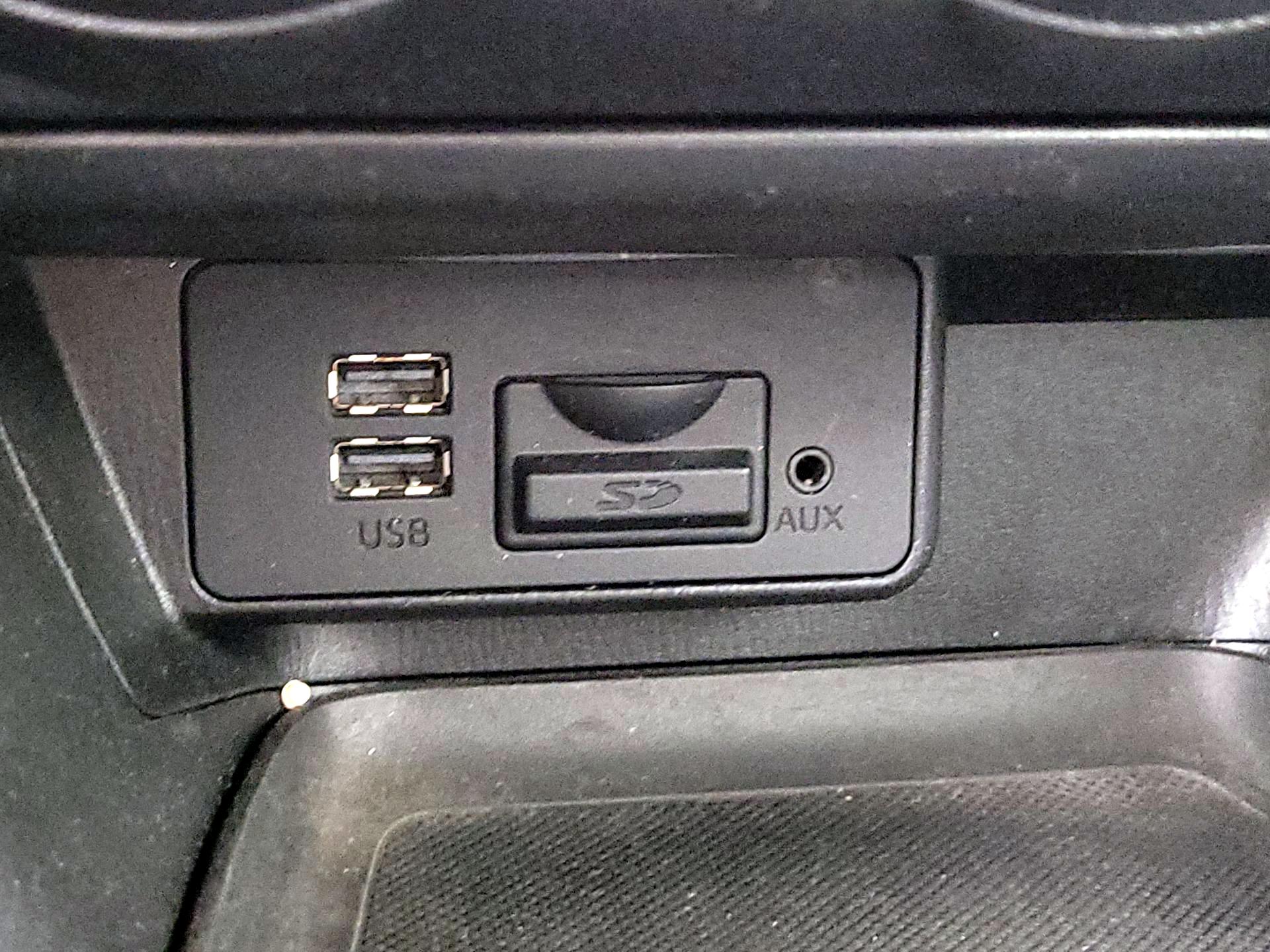 Thumbnail: 2015 Mazda Mazda3 - 17