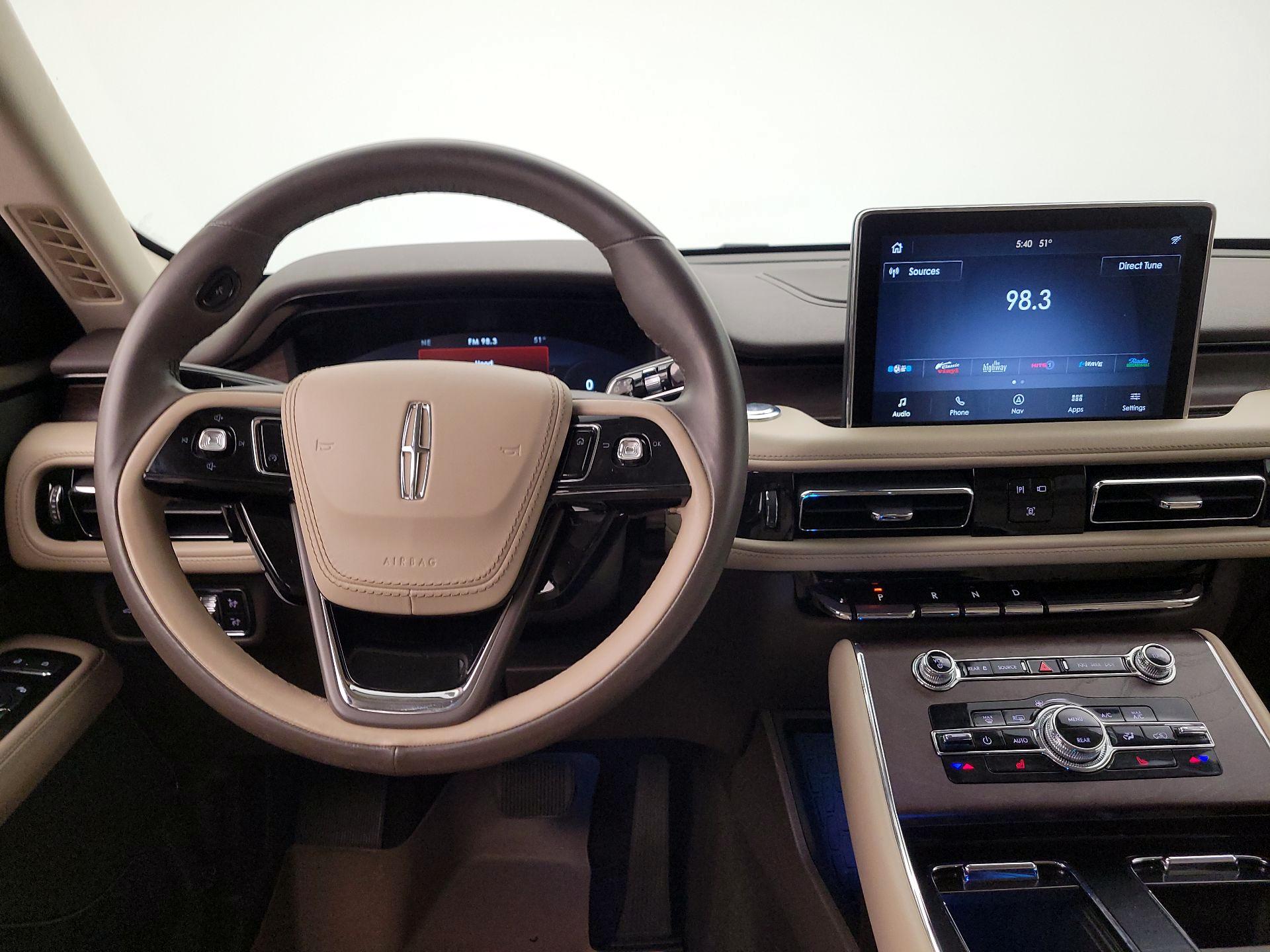 Thumbnail: 2020 Lincoln Aviator - 10