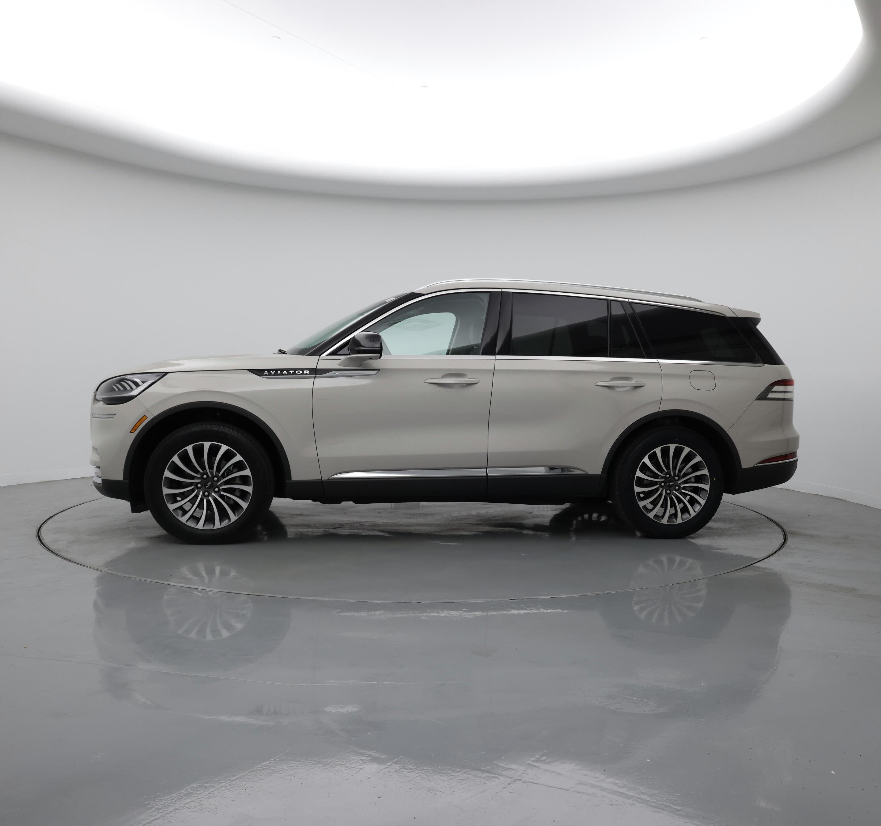 Thumbnail: 2020 Lincoln Aviator - 3