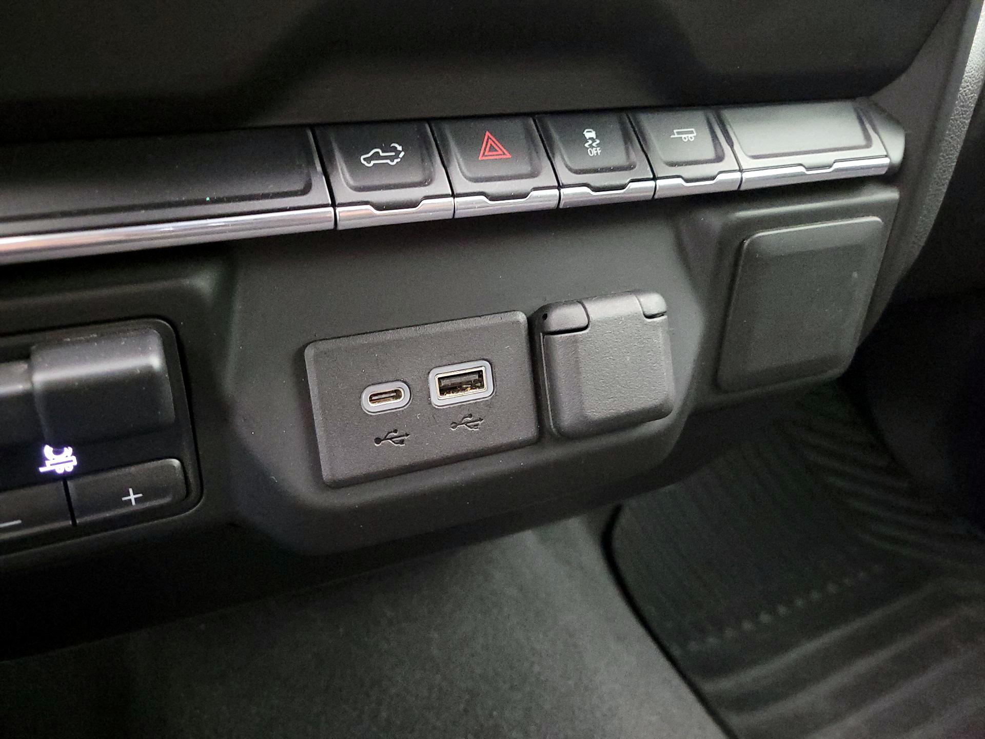 Thumbnail: 2021 Chevrolet Silverado 1500 - 18