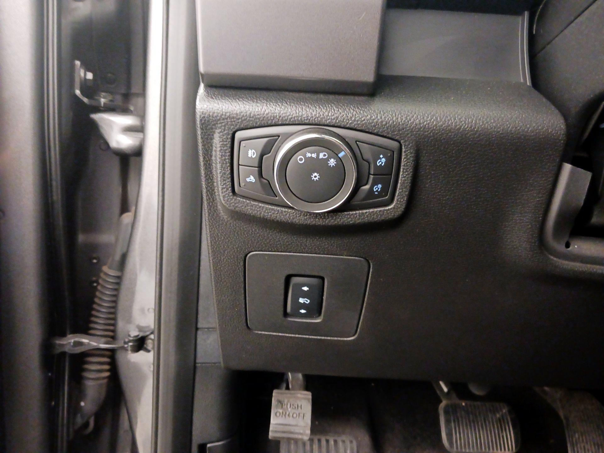 Thumbnail: 2016 Ford F-150 - 13