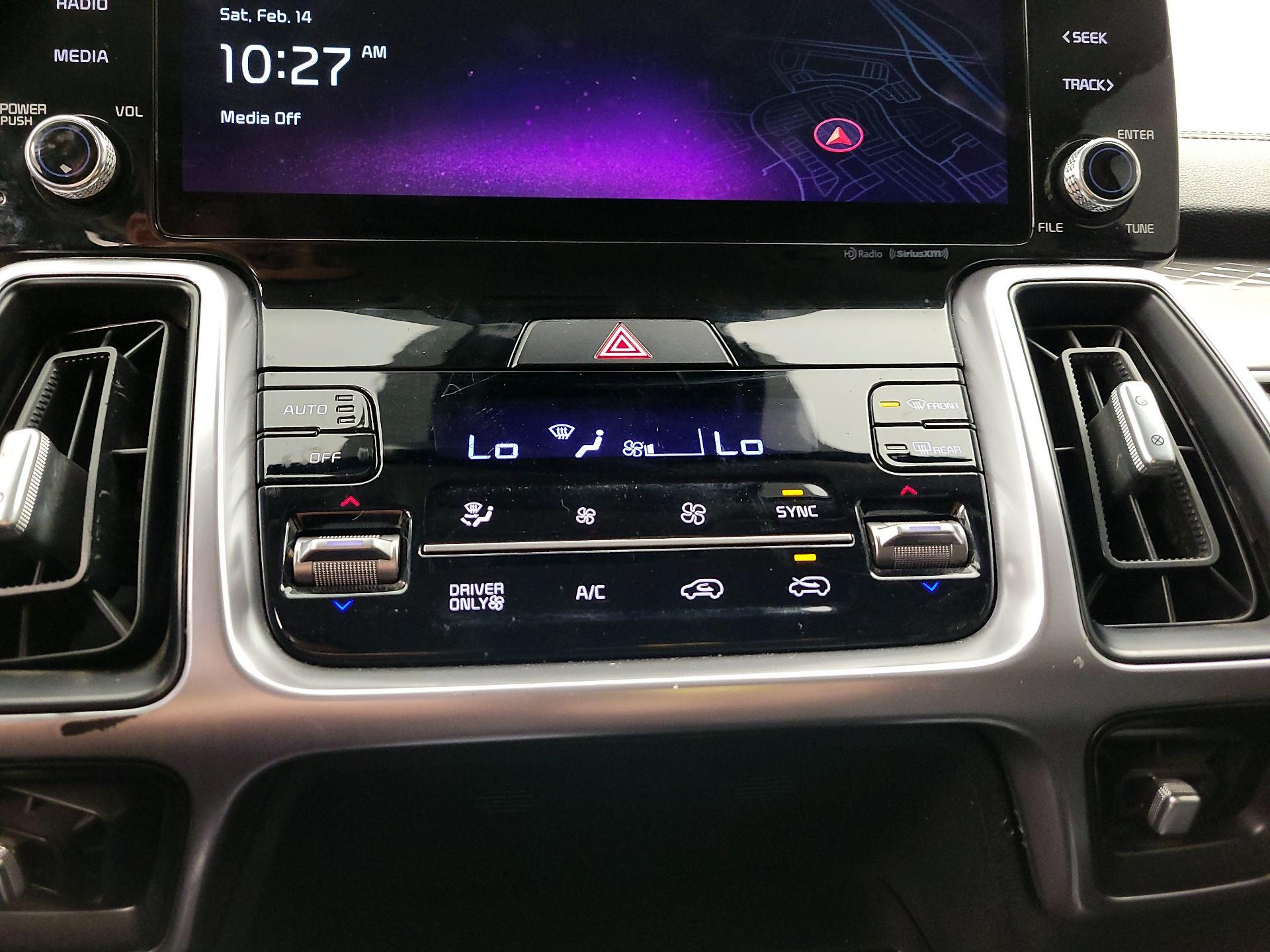 Thumbnail: 2023 Kia Sorento - 17