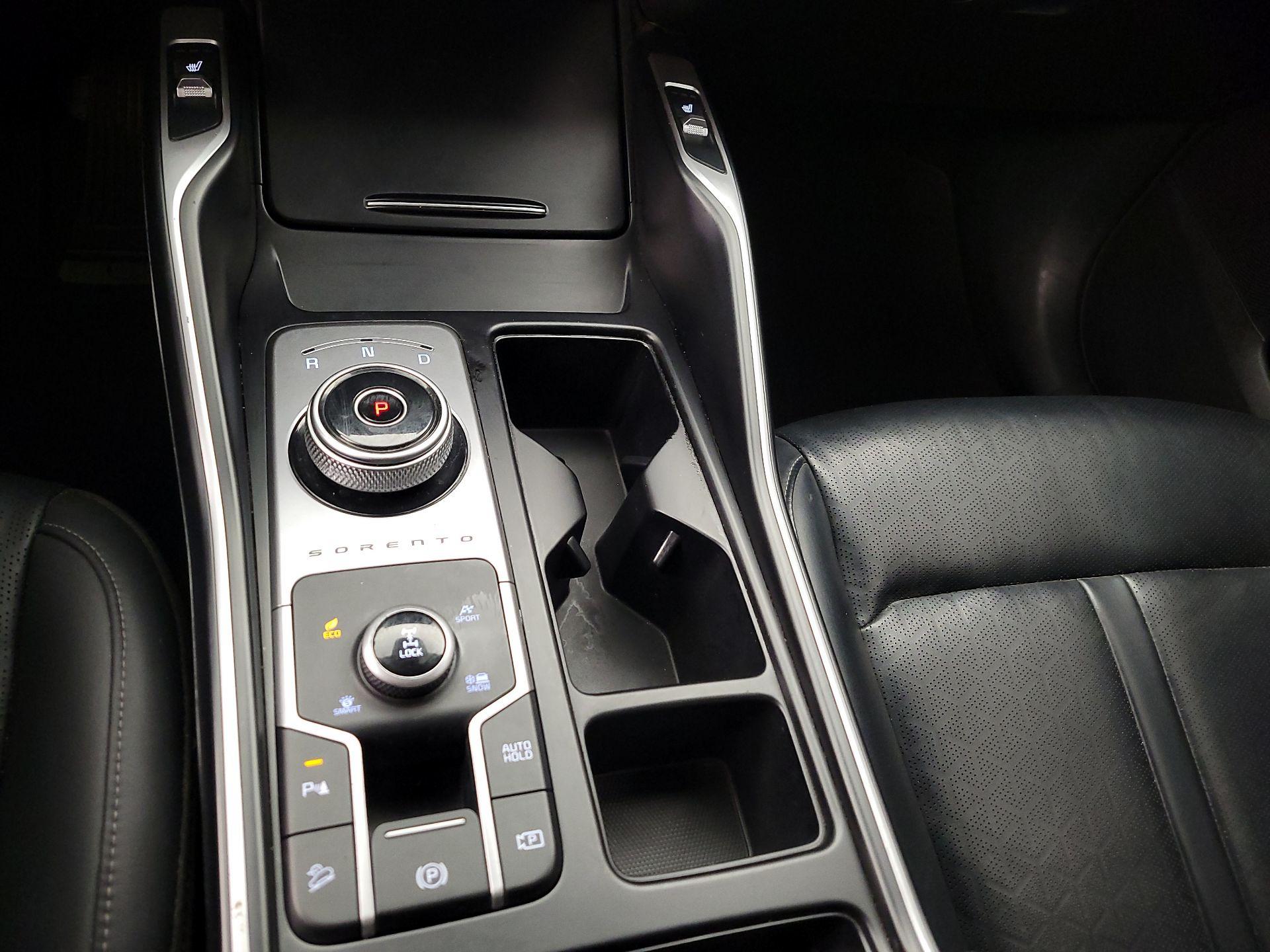 Thumbnail: 2023 Kia Sorento - 18