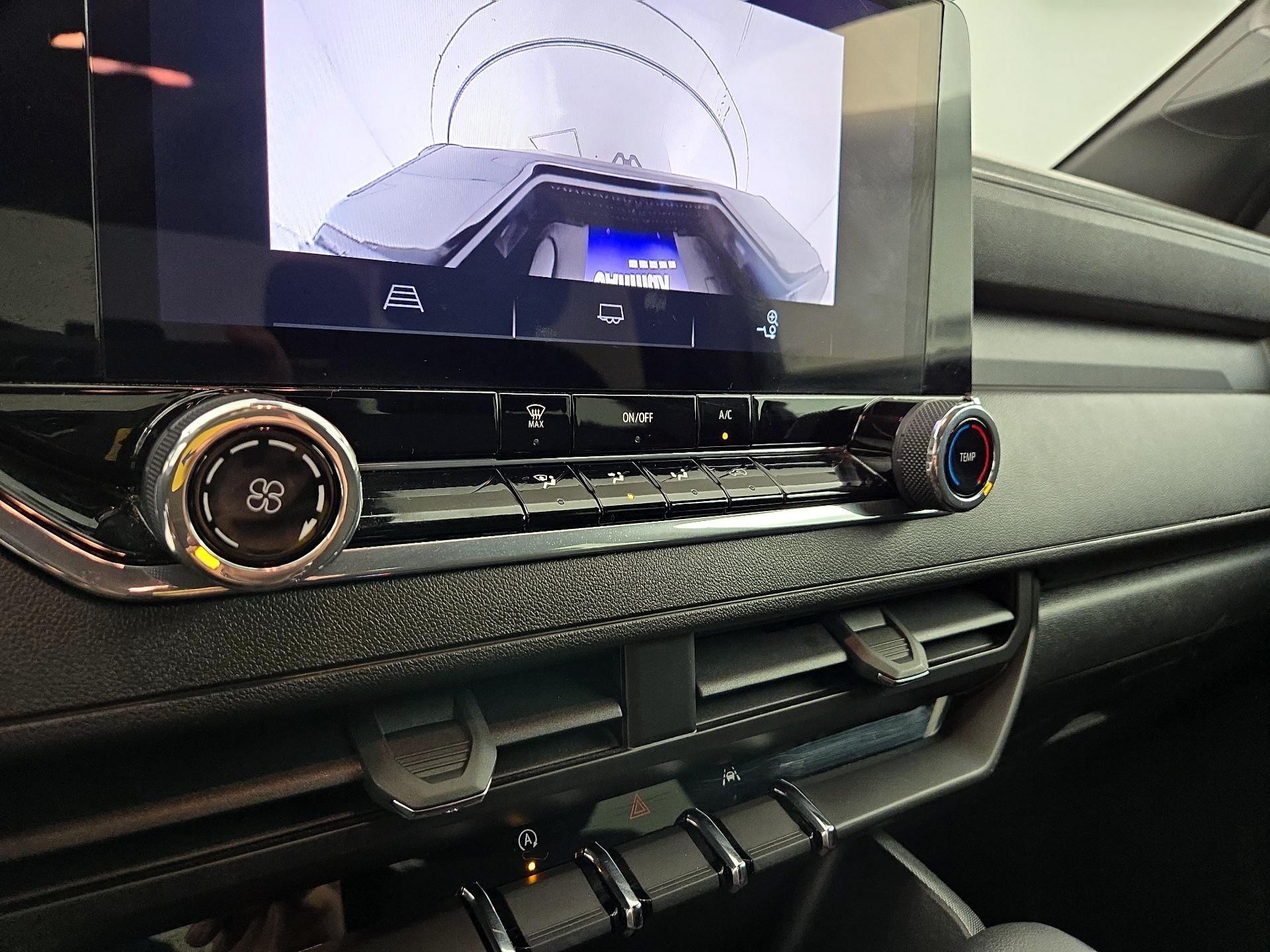 Thumbnail: 2024 Chevrolet Colorado - 17