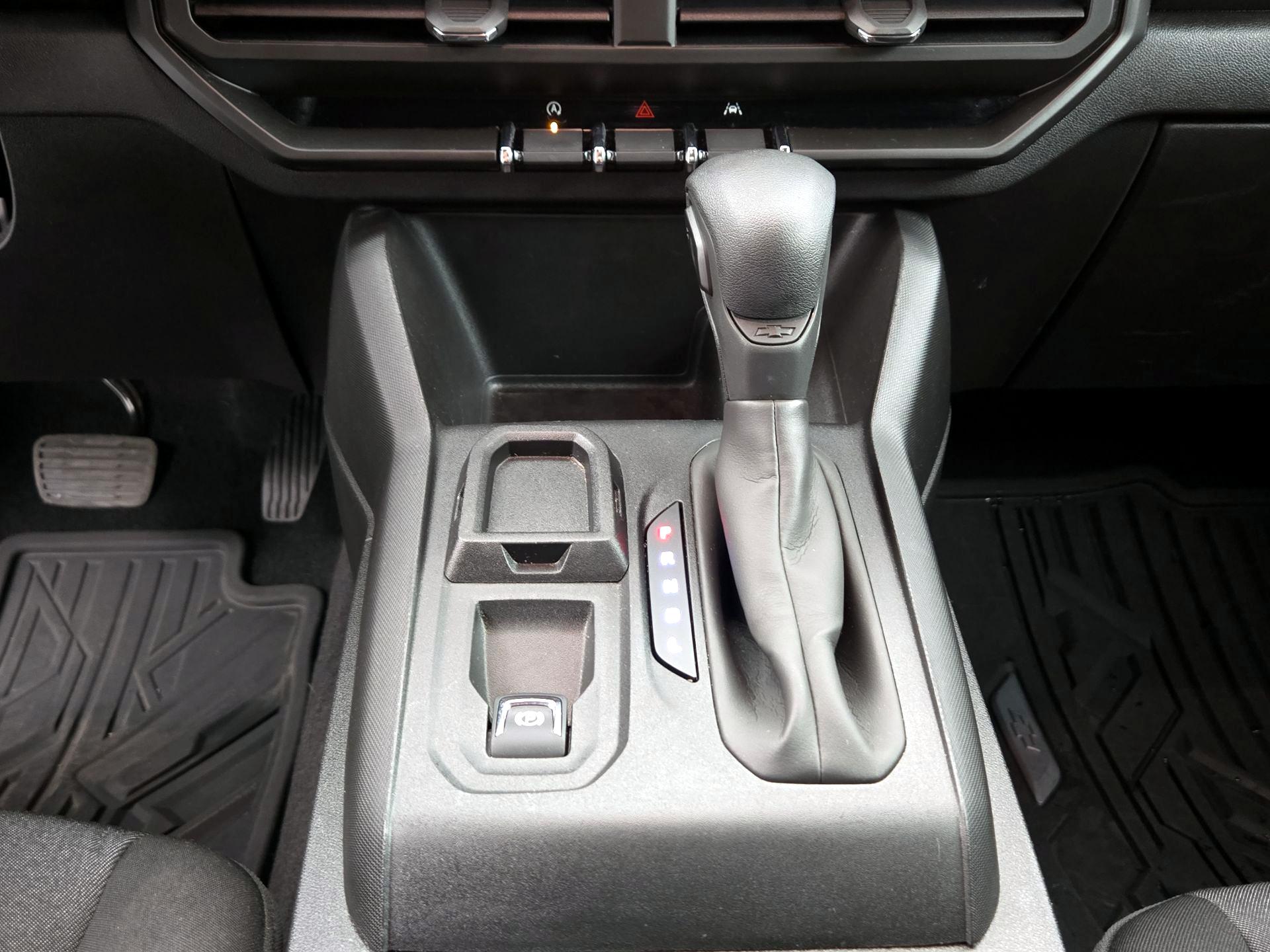 Thumbnail: 2024 Chevrolet Colorado - 18