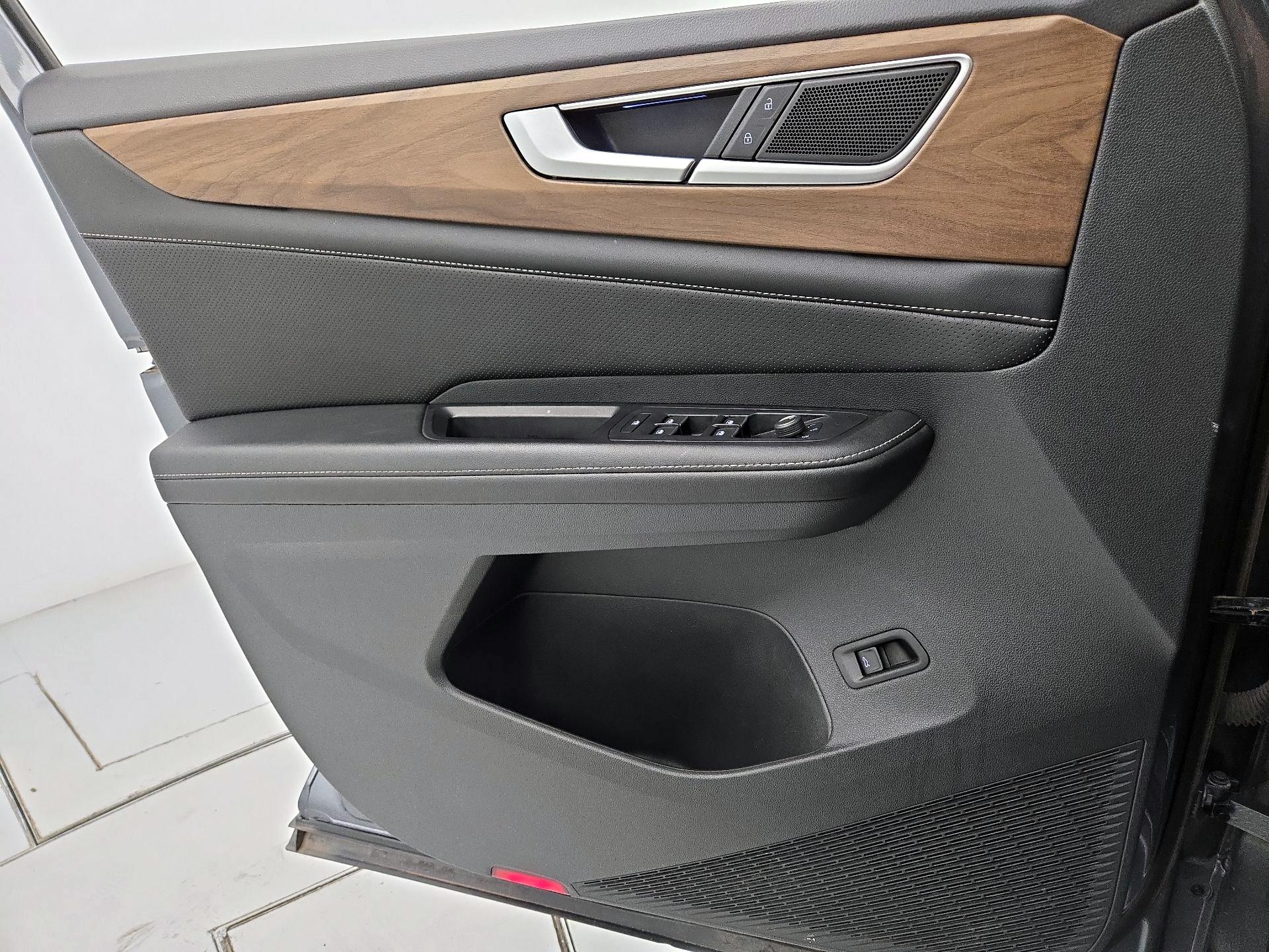 Thumbnail: 2024 Volkswagen Atlas - 12