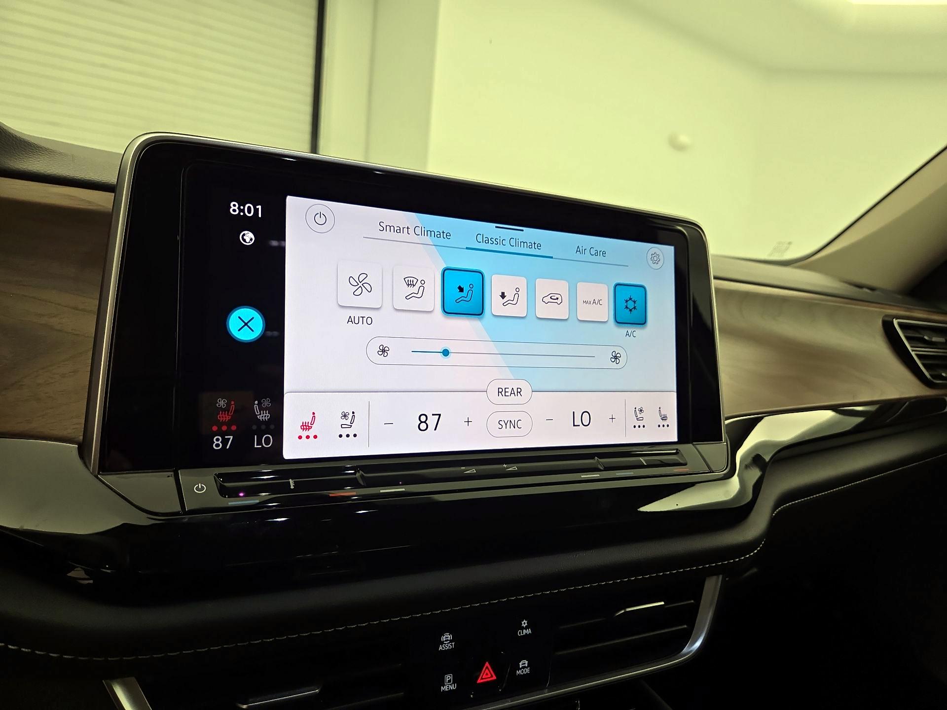 Thumbnail: 2024 Volkswagen Atlas - 16