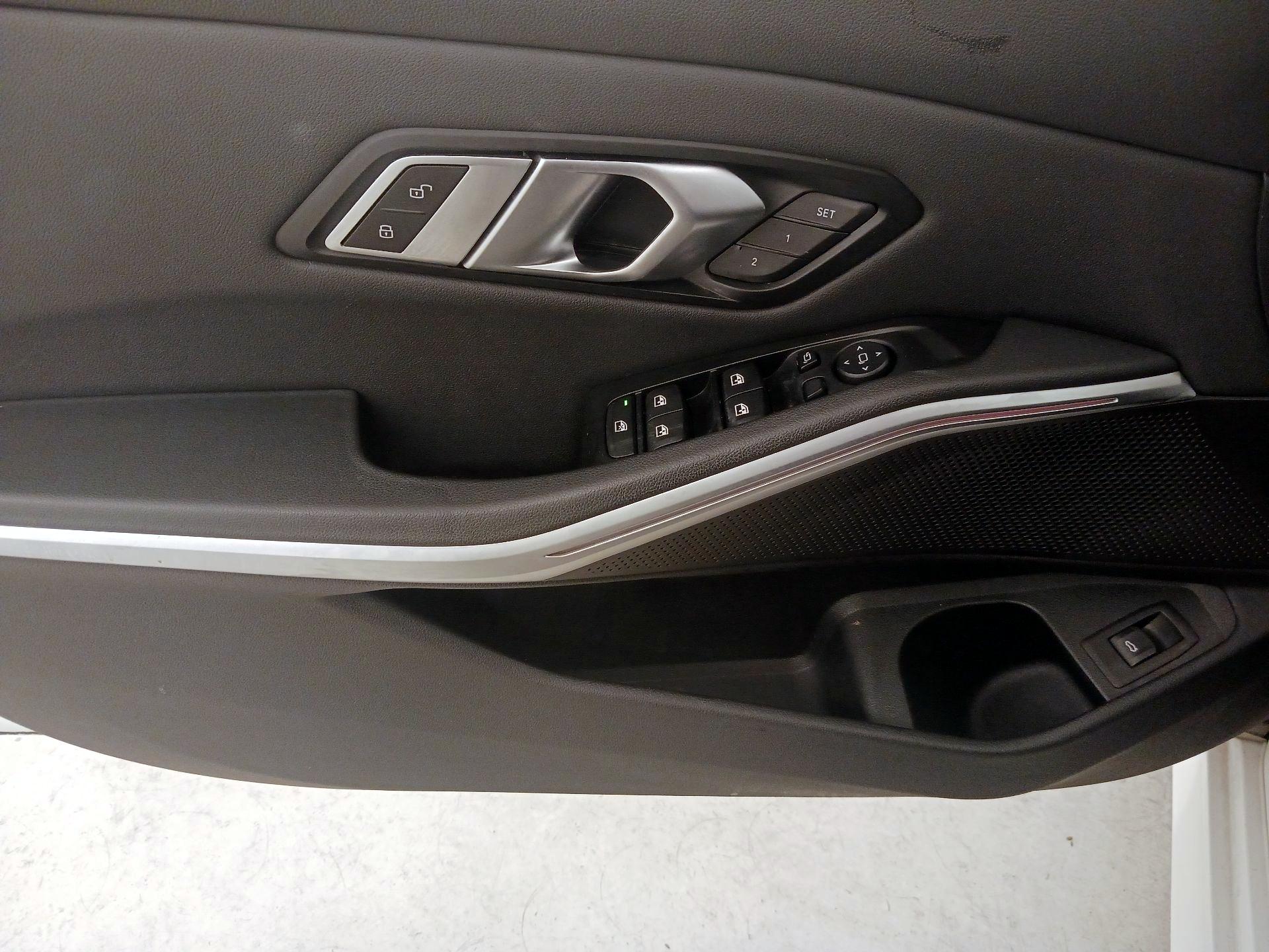 Thumbnail: 2020 BMW 3 Series - 12