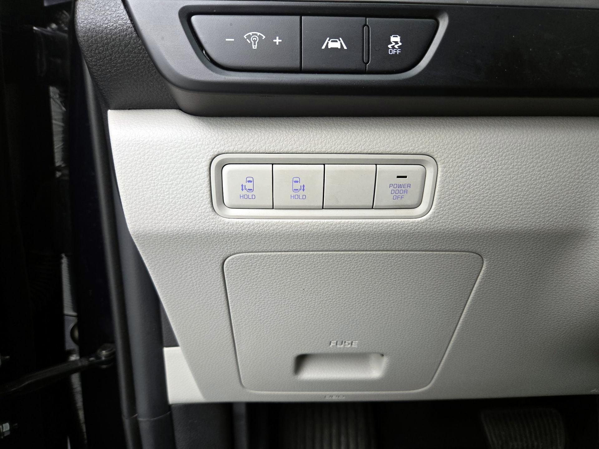 Thumbnail: 2024 Kia Carnival - 13