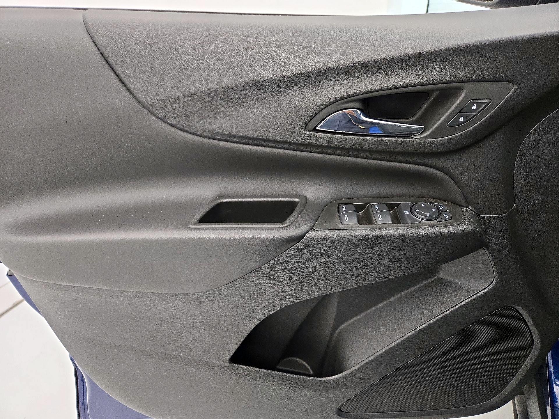 Thumbnail: 2022 Chevrolet Equinox - 12