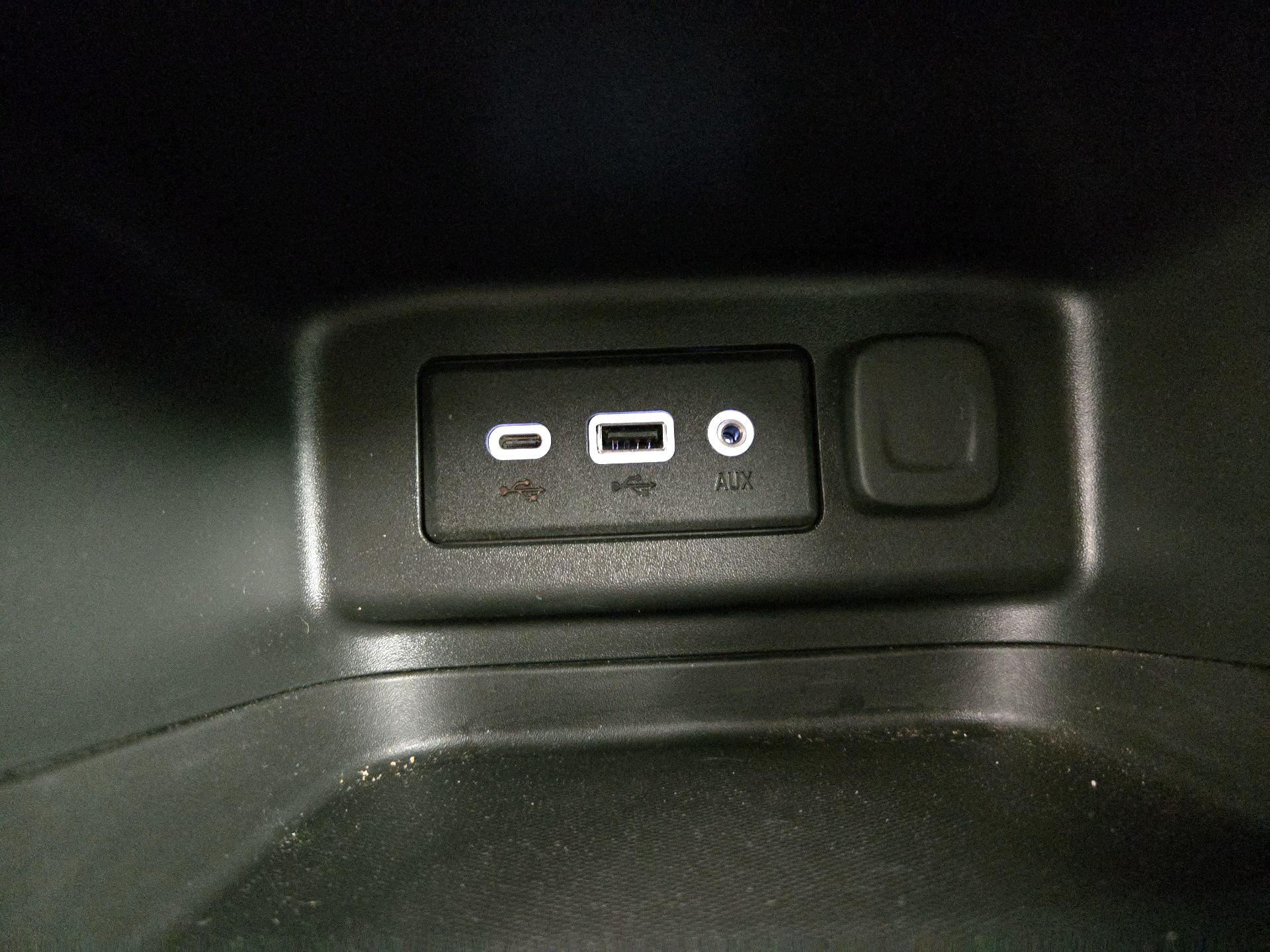 Thumbnail: 2022 Chevrolet Equinox - 18