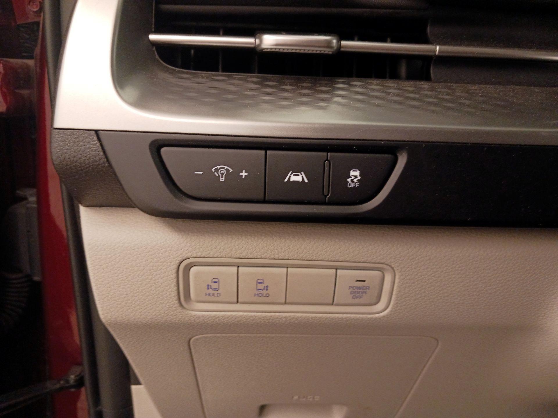 Thumbnail: 2024 Kia Carnival - 13