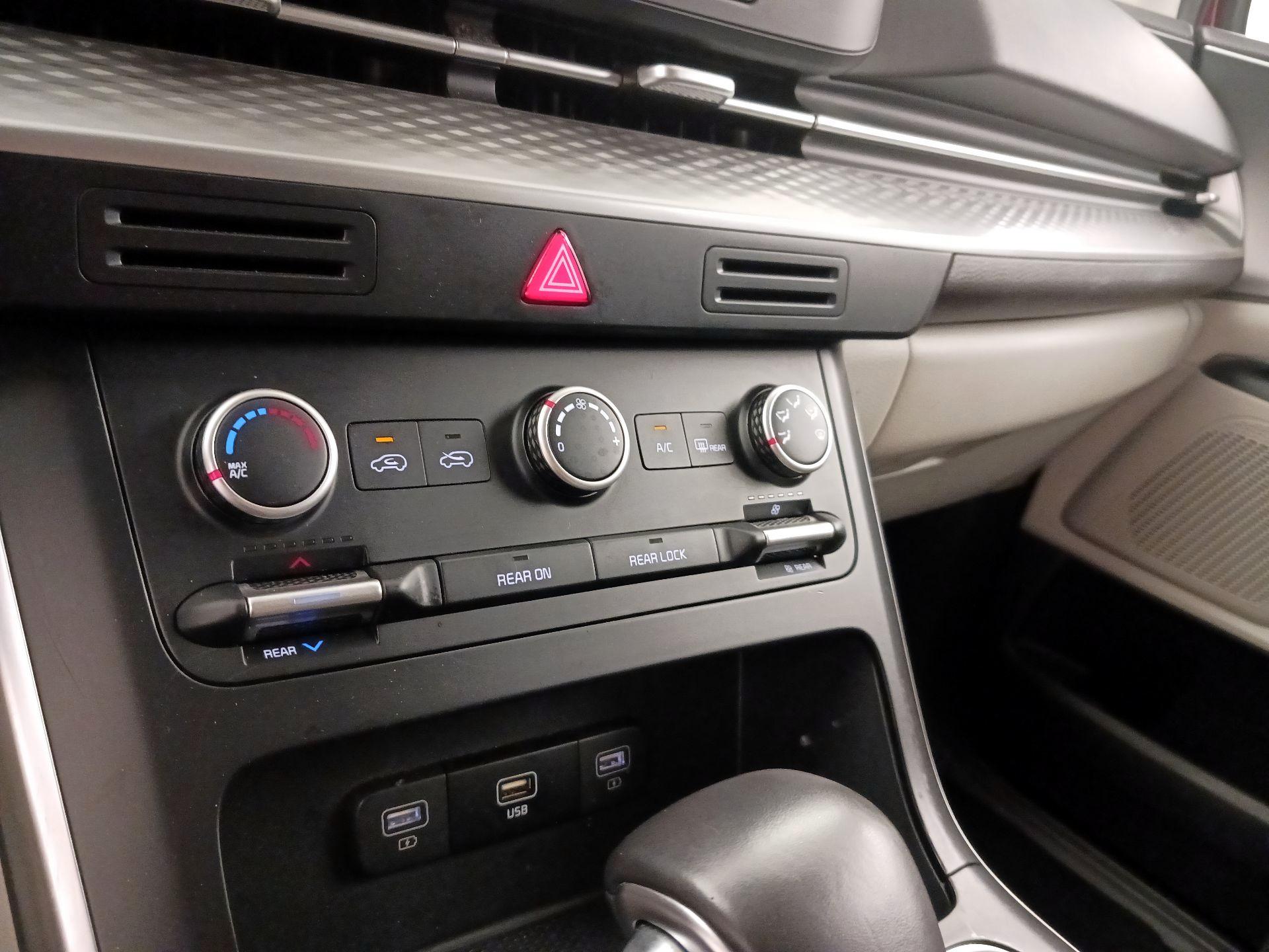 Thumbnail: 2024 Kia Carnival - 16