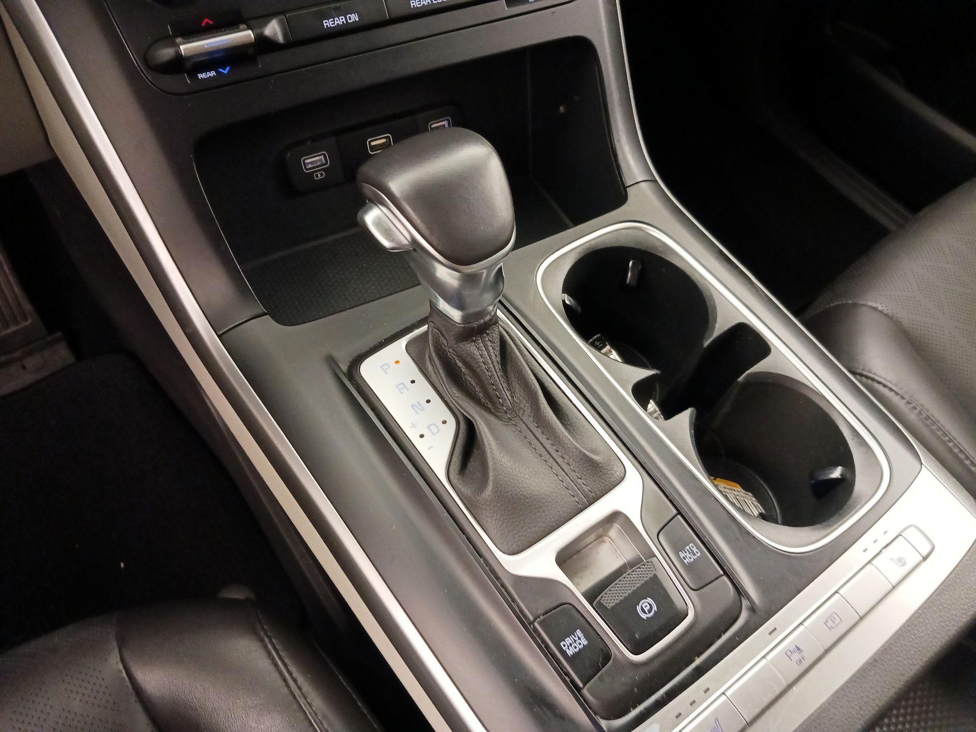 Thumbnail: 2024 Kia Carnival - 17