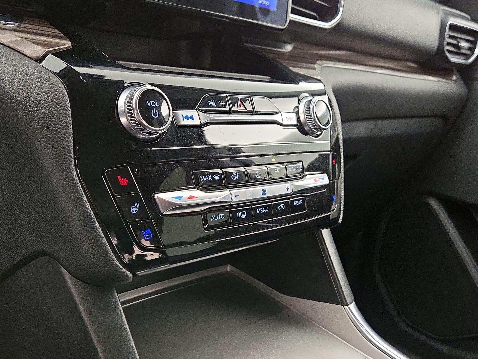 Thumbnail: 2024 Ford Explorer - 17