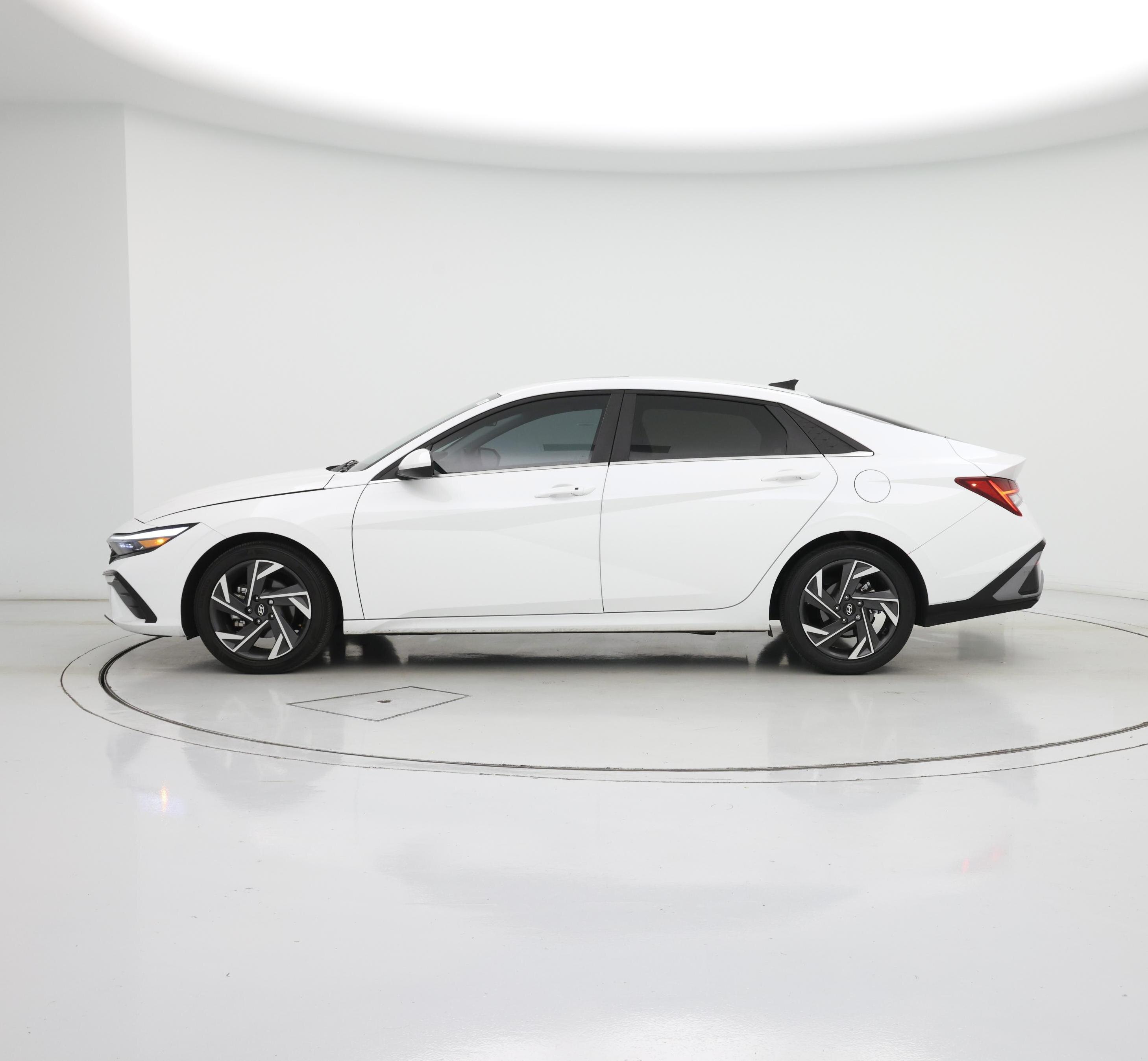 Thumbnail: 2024 Hyundai Elantra - 3