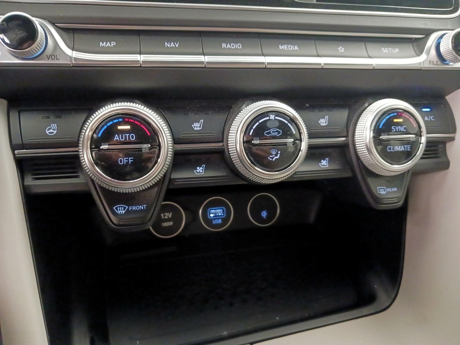 Thumbnail: 2023 Genesis G70 - 17