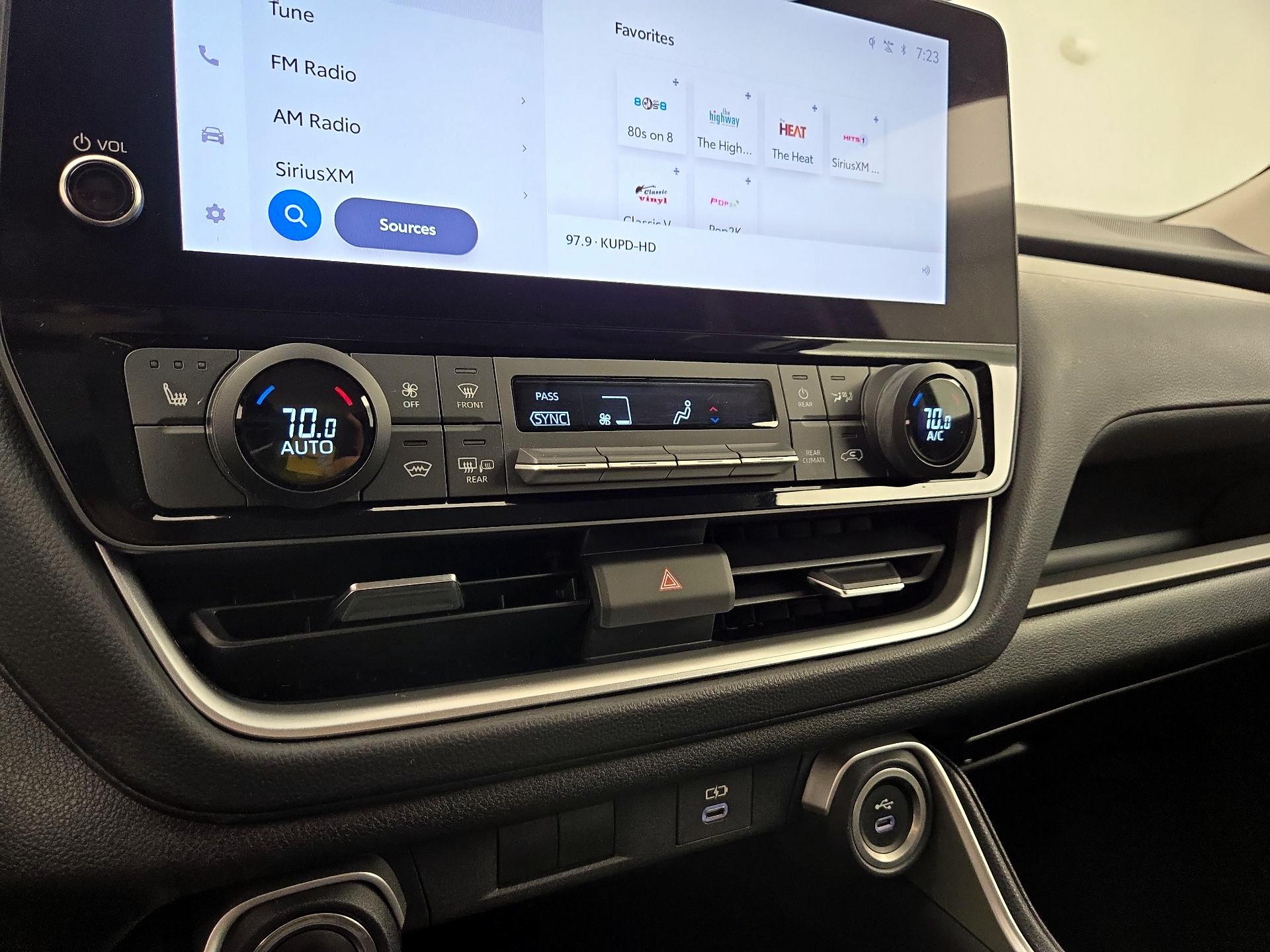 Thumbnail: 2025 Toyota Grand Highlander - 16