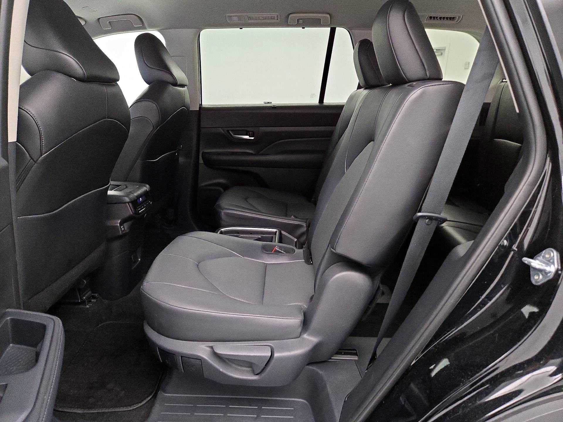 Thumbnail: 2025 Toyota Grand Highlander - 19